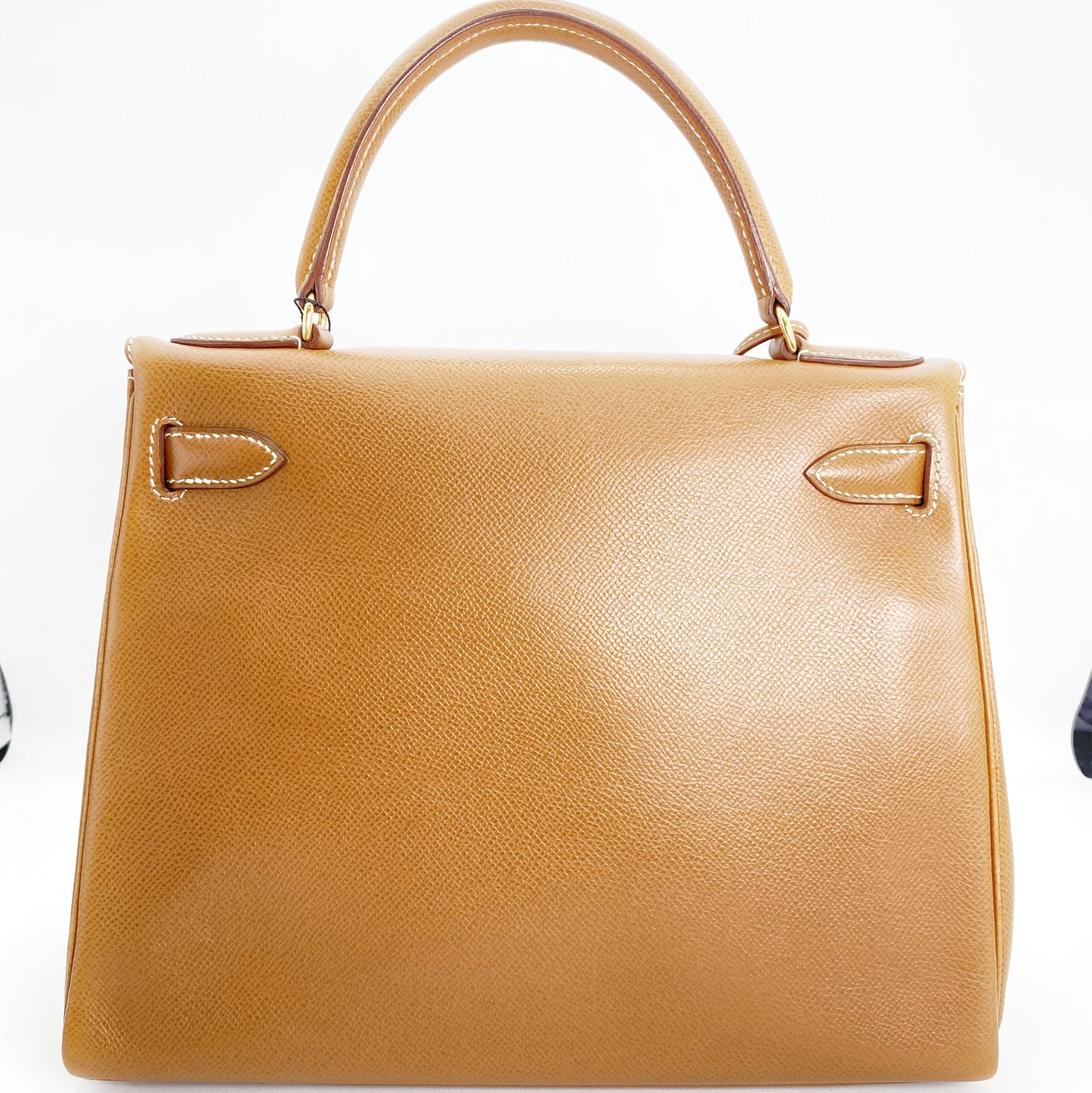 Jelly, Vintage Authentic Hermes ⭕U 1991 kelly 28 retourne gold courchevel leather with strap, chain, clochette, and key