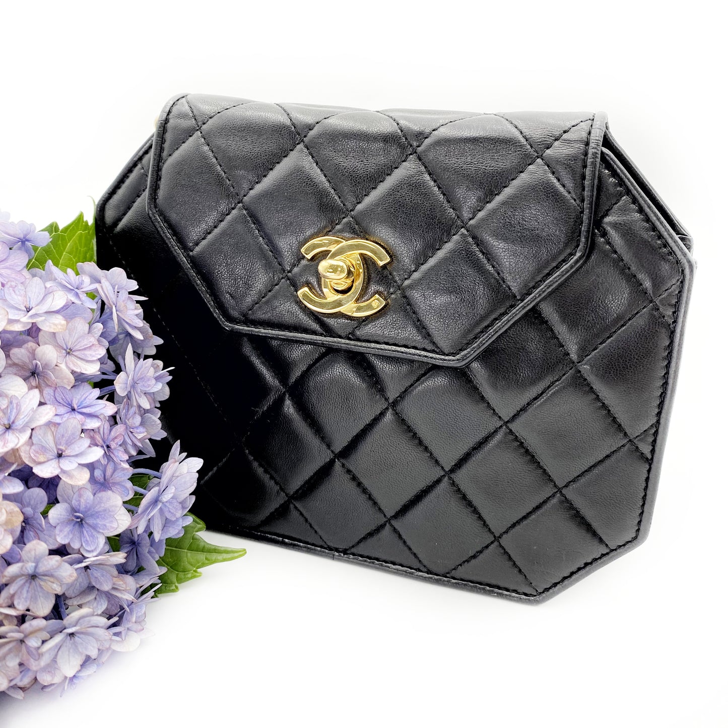 Maica, Vintage Authentic Chanel 1 series chain black lambskin octagon with seal and card