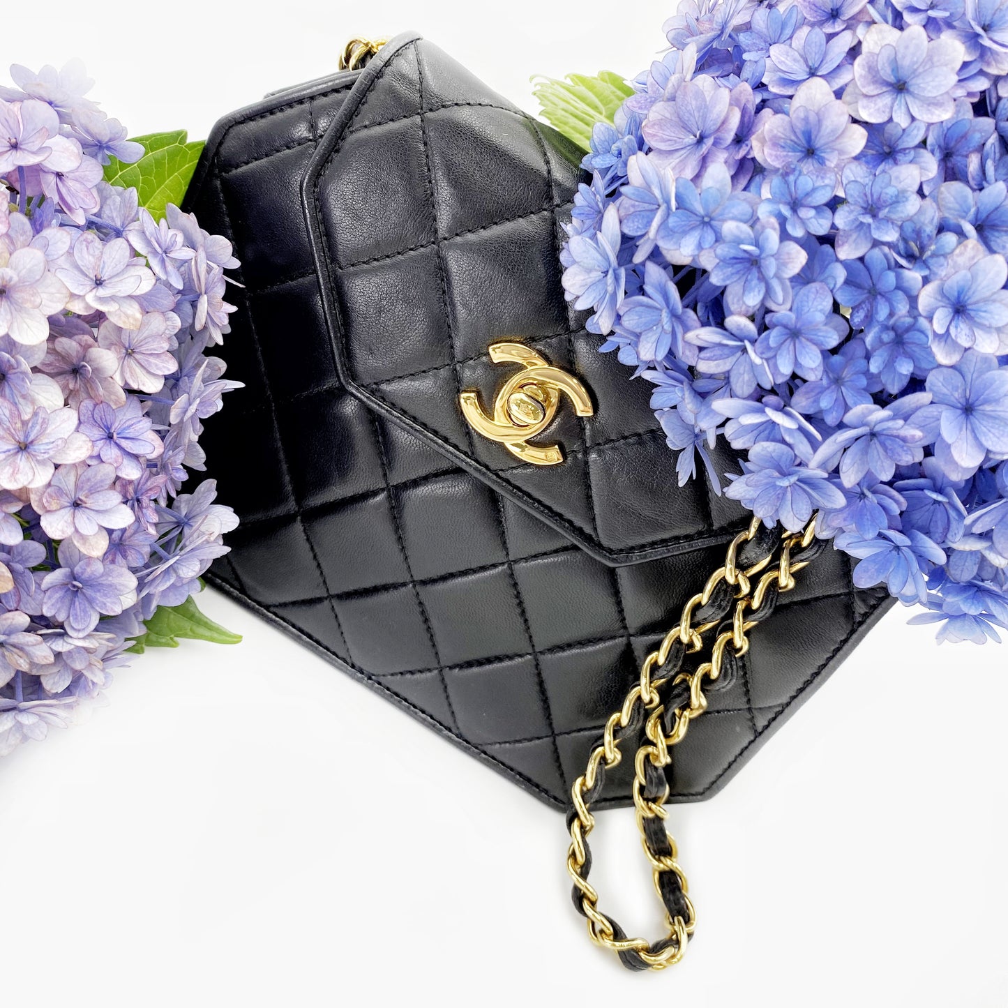 Maica, Vintage Authentic Chanel 1 series chain black lambskin octagon with seal and card