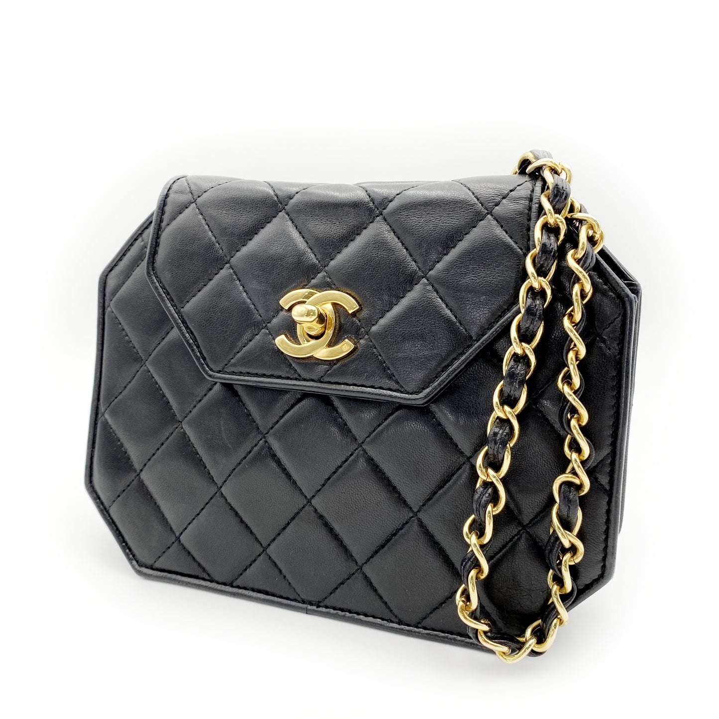 Maica, Vintage Authentic Chanel 1 series chain black lambskin octagon with seal and card