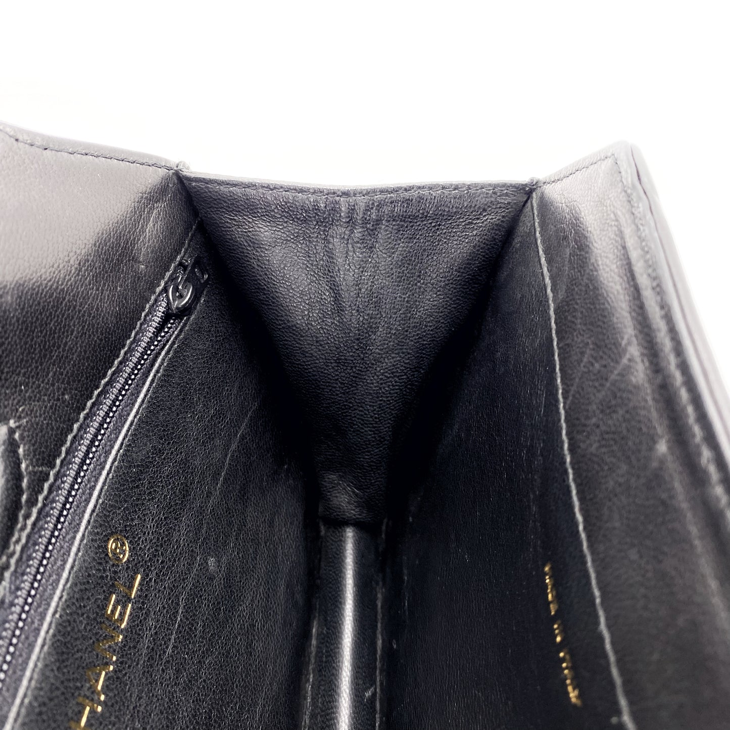 Maica, Vintage Authentic Chanel 1 series chain black lambskin octagon with seal and card