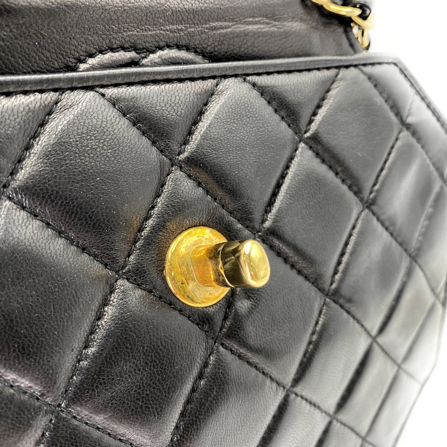 Maica, Vintage Authentic Chanel 1 series chain black lambskin octagon with seal and card