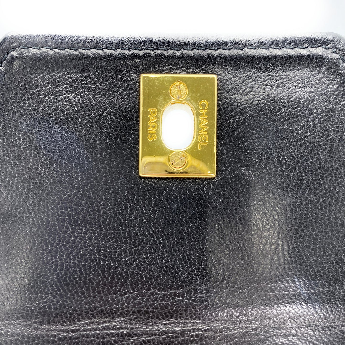 Maica, Vintage Authentic Chanel 1 series chain black lambskin octagon with seal and card