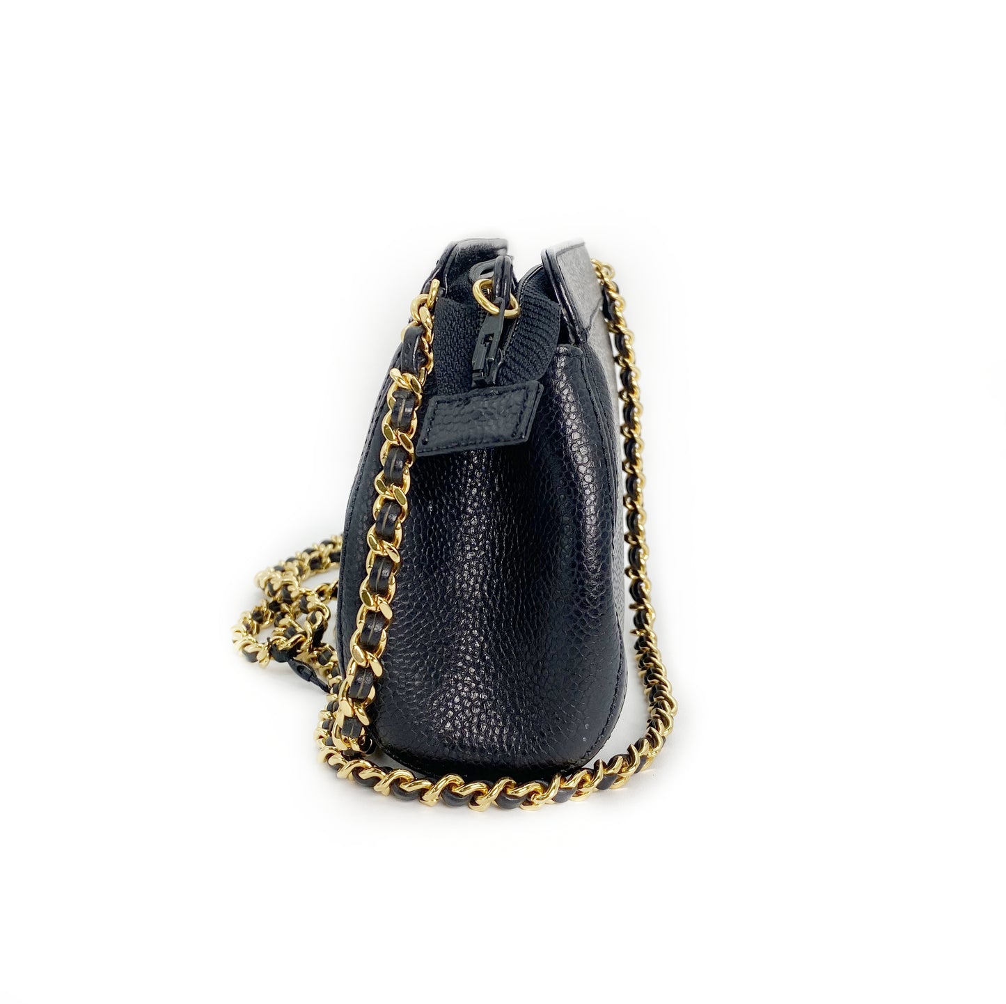Batalla, Vintage Authentic Chanel 5 series mini chain black caviar "dumpling" with seal and card