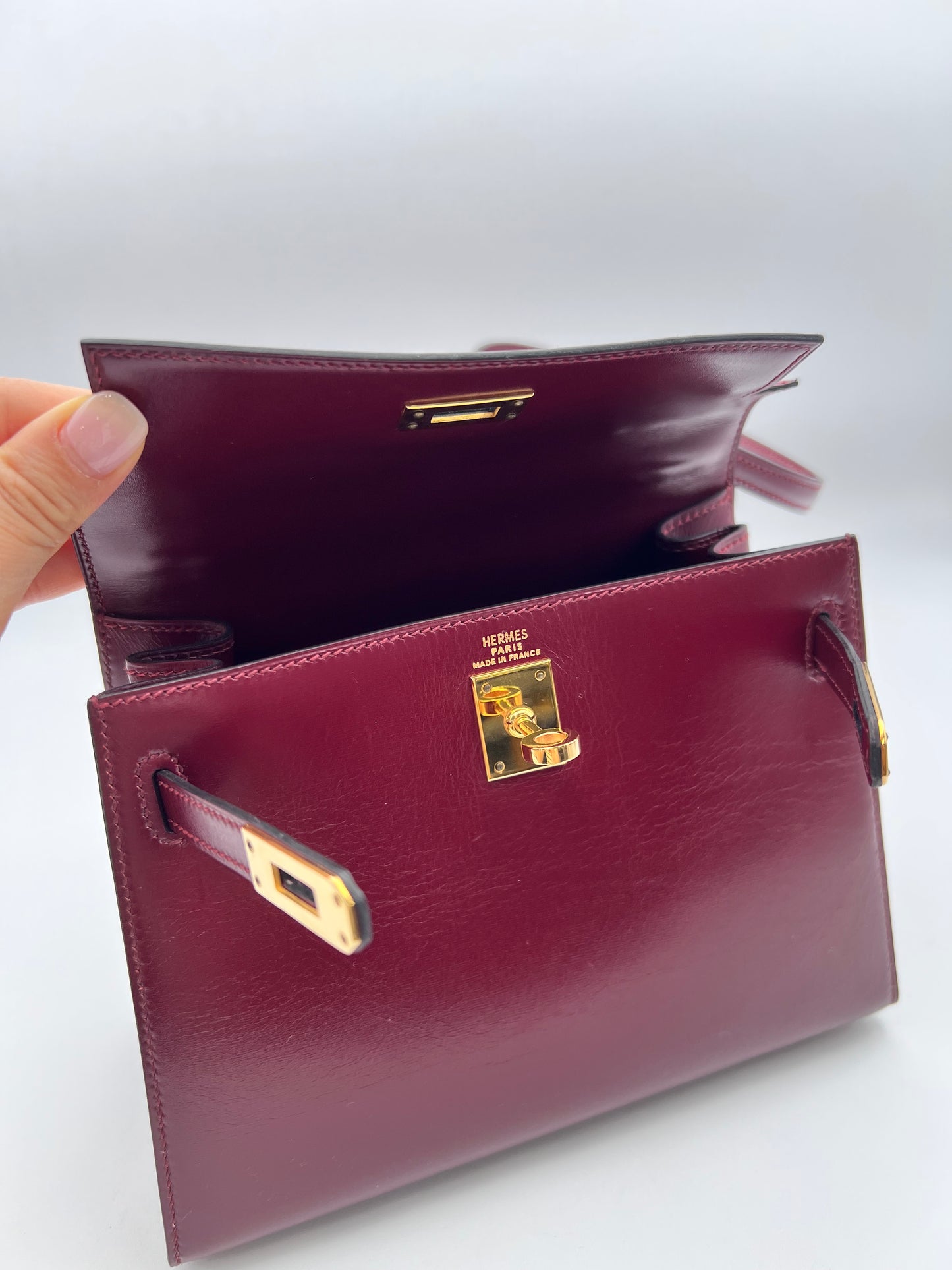 Concon, Vintage Authentic Hermes Kelly 20 Rouge H Short Handle