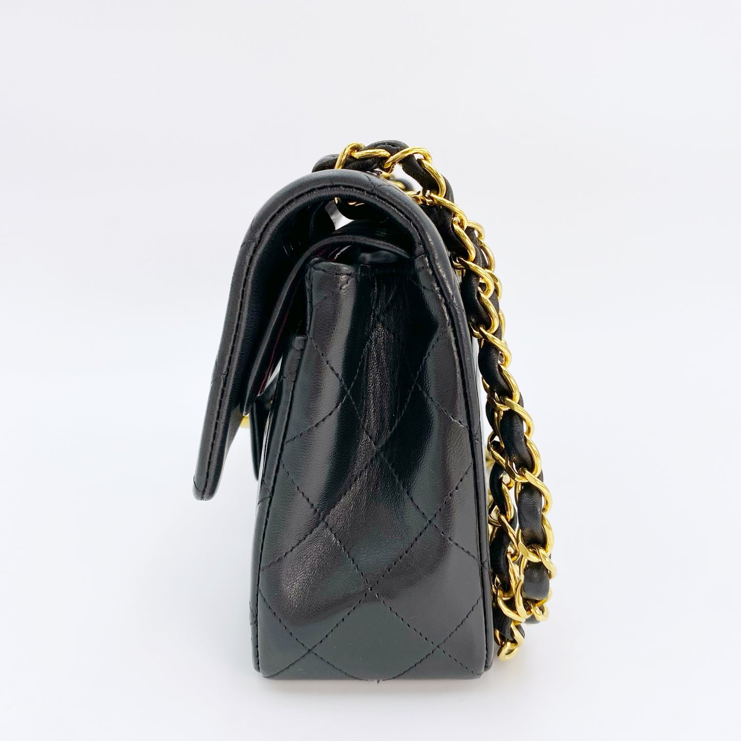 Pharsa, Vintage Authentic Chanel 2 series small classic flap black lambskin with seal and card