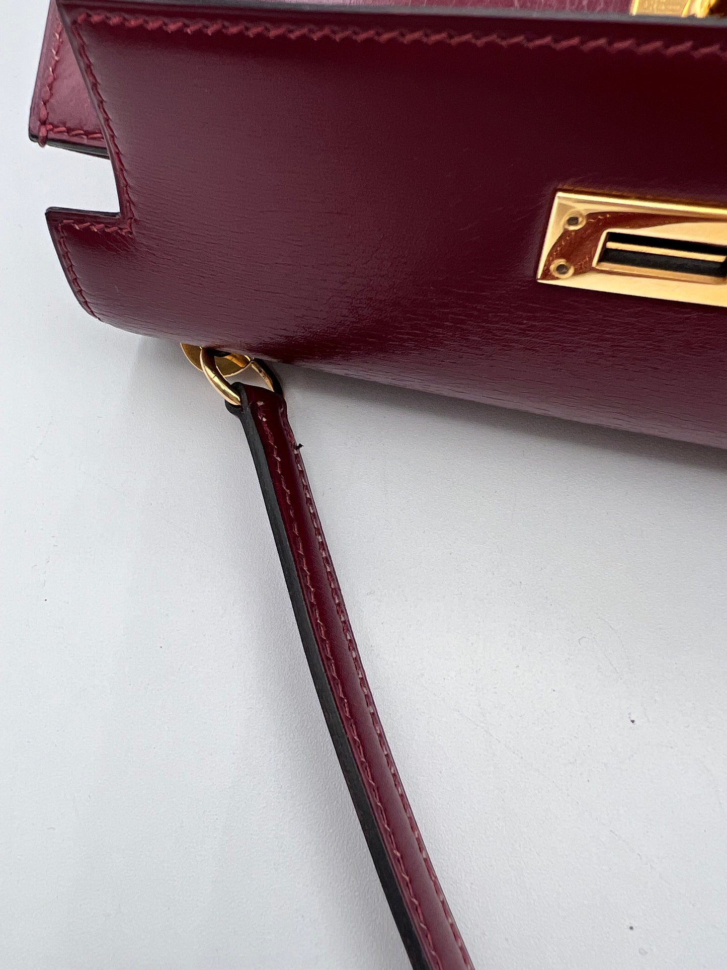 Concon, Vintage Authentic Hermes Kelly 20 Rouge H Short Handle