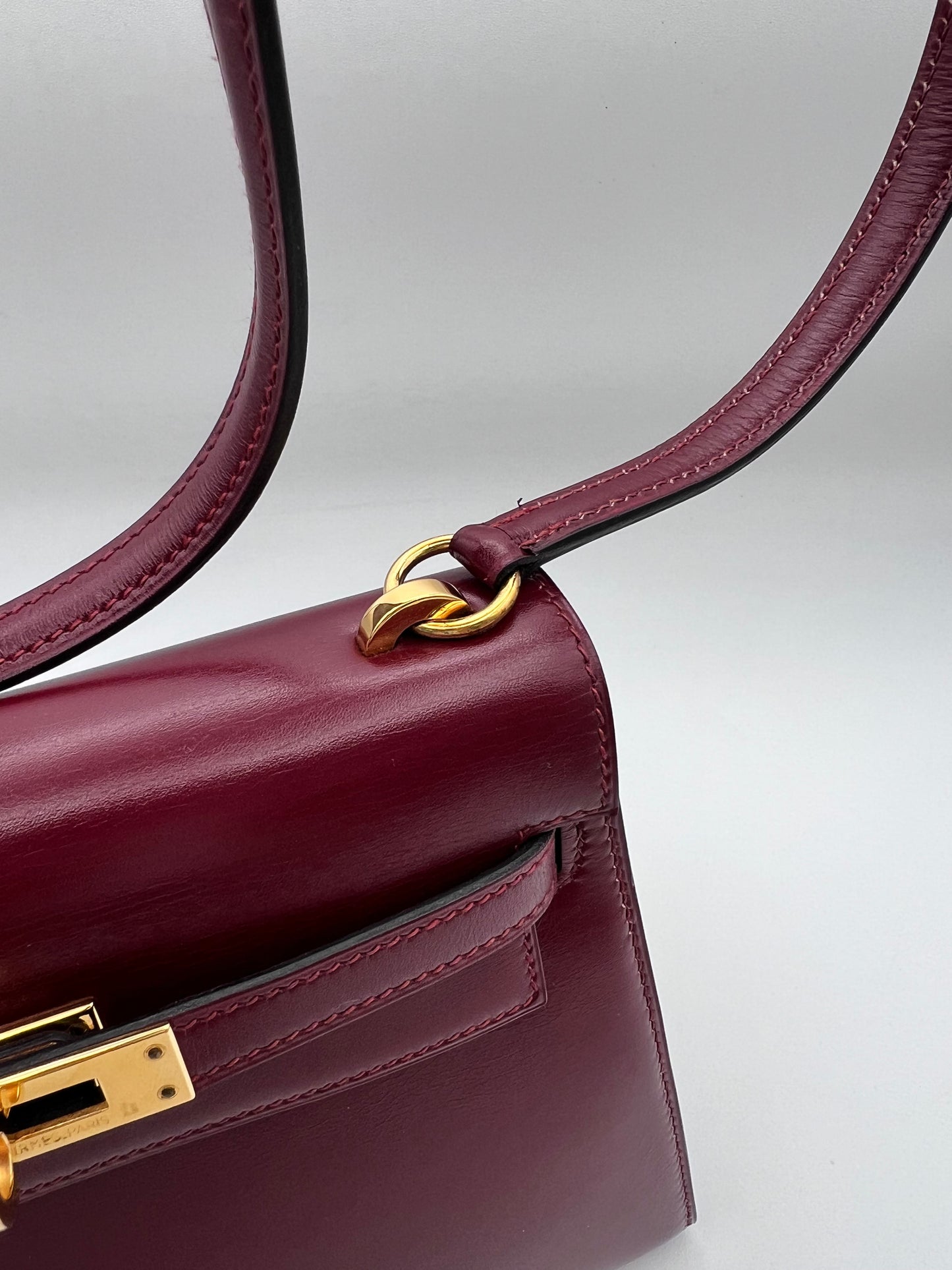 Concon, Vintage Authentic Hermes Kelly 20 Rouge H Short Handle