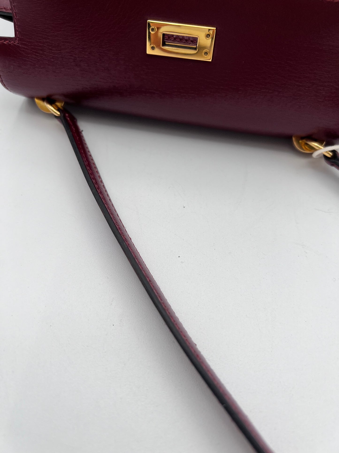 Concon, Vintage Authentic Hermes Kelly 20 Rouge H Short Handle