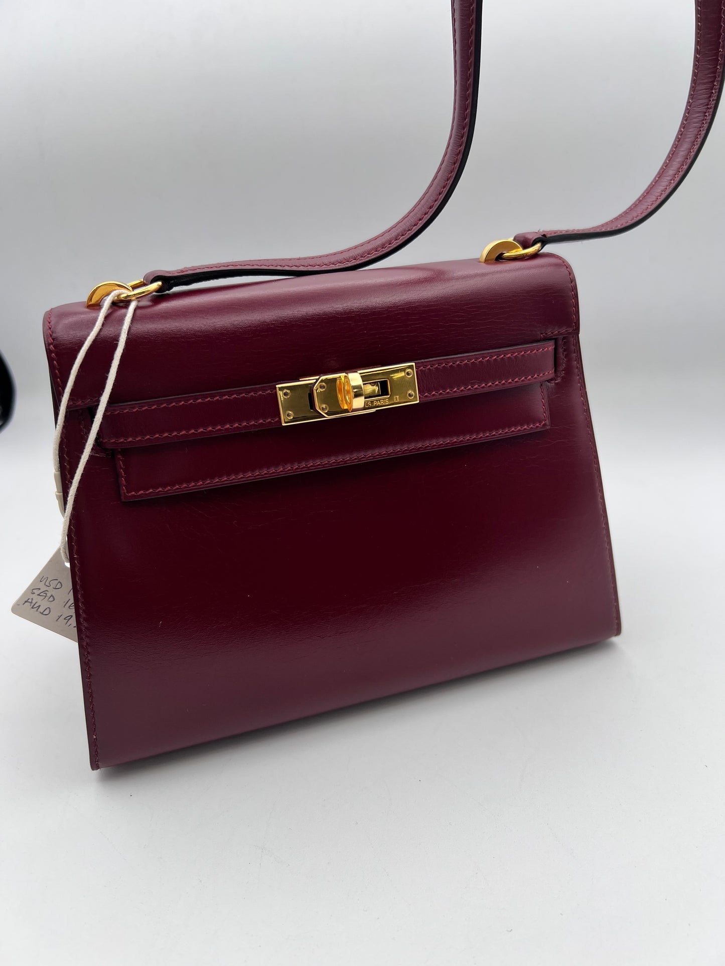 Concon, Vintage Authentic Hermes Kelly 20 Rouge H Short Handle