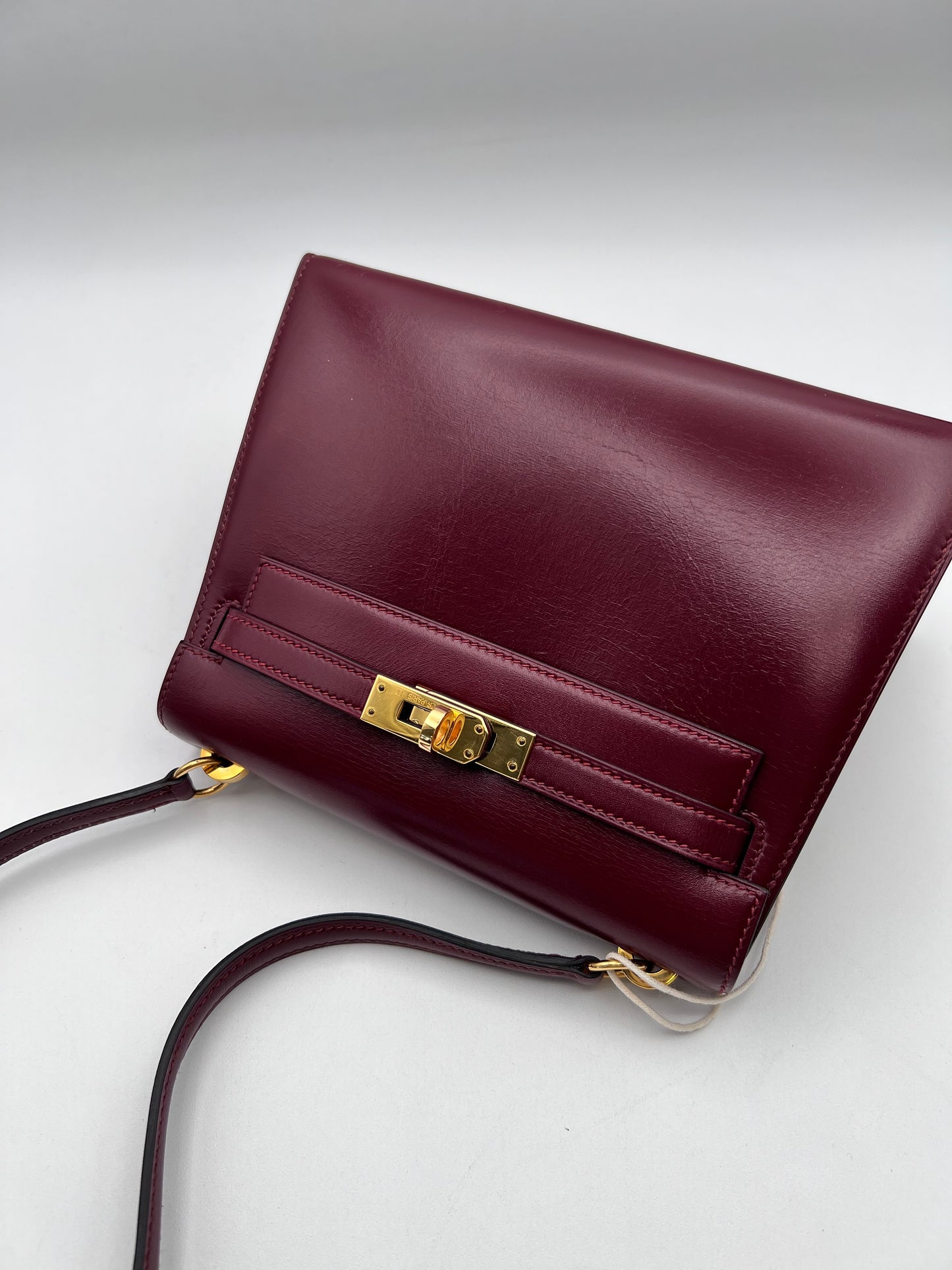 Concon, Vintage Authentic Hermes Kelly 20 Rouge H Short Handle