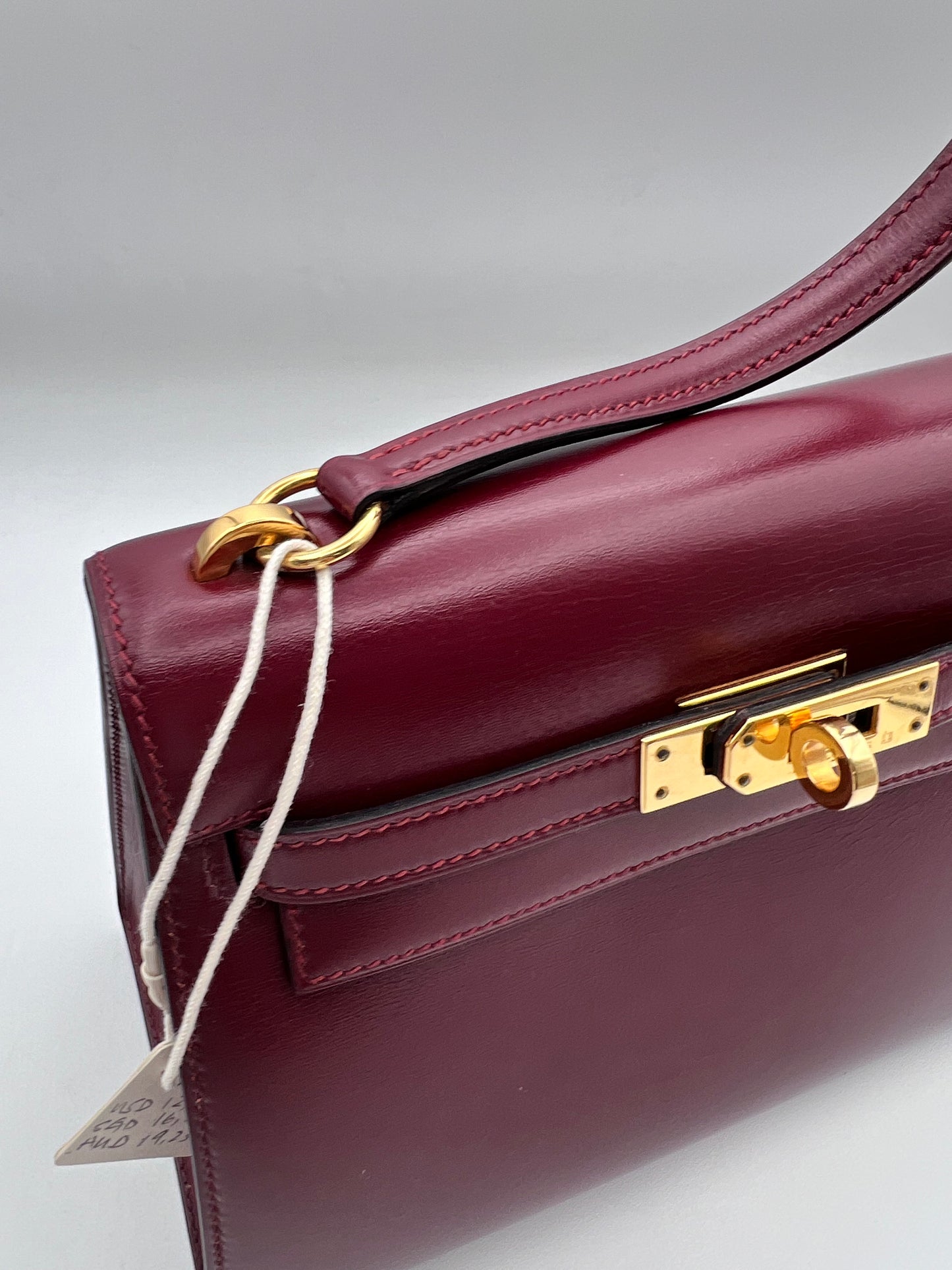 Concon, Vintage Authentic Hermes Kelly 20 Rouge H Short Handle