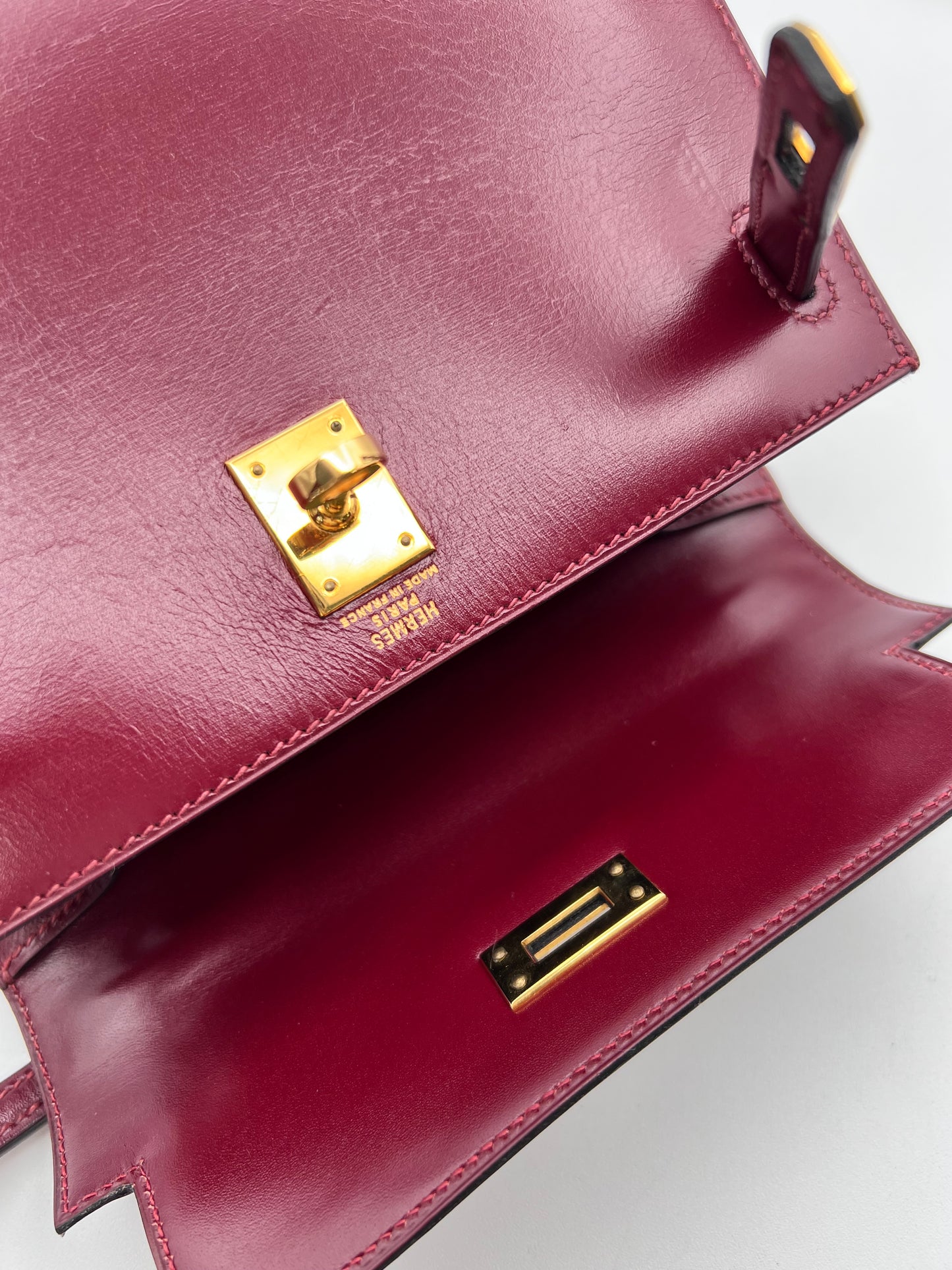 Concon, Vintage Authentic Hermes Kelly 20 Rouge H Short Handle