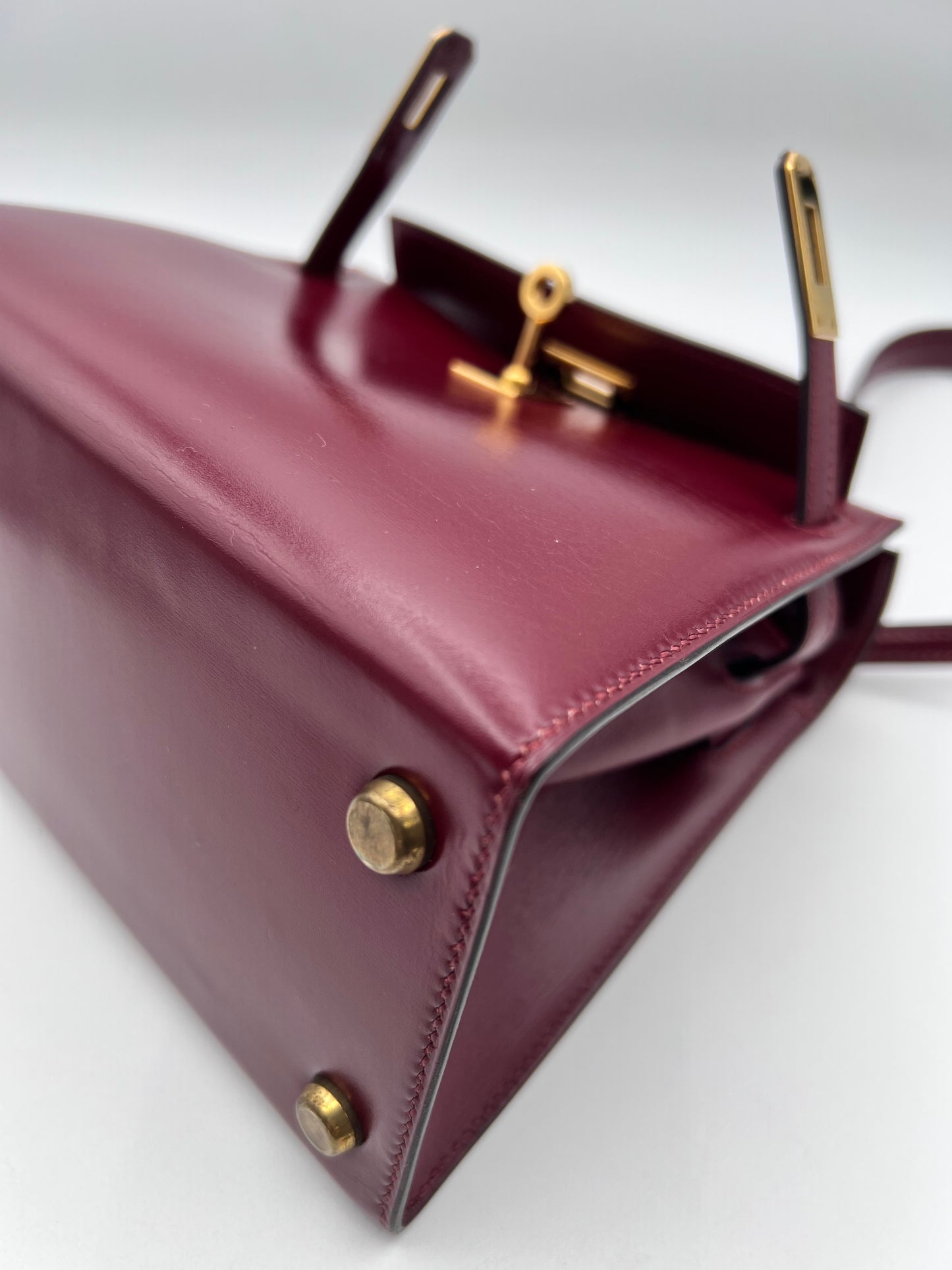 Concon, Vintage Authentic Hermes Kelly 20 Rouge H Short Handle