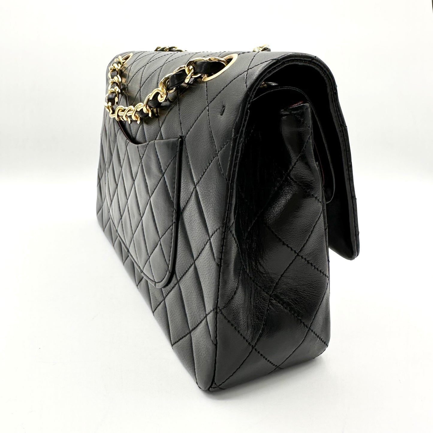 Wander, 1 Series Medium Classic Flap Black Lambskin with seal and card