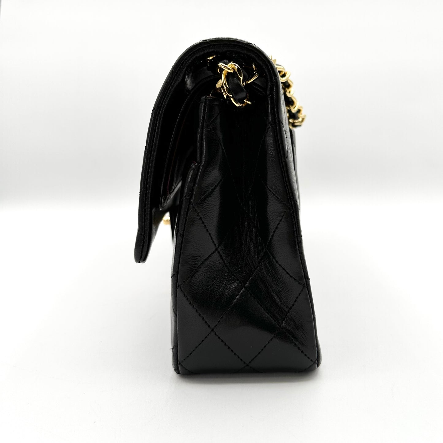 Wander, 1 Series Medium Classic Flap Black Lambskin with seal and card