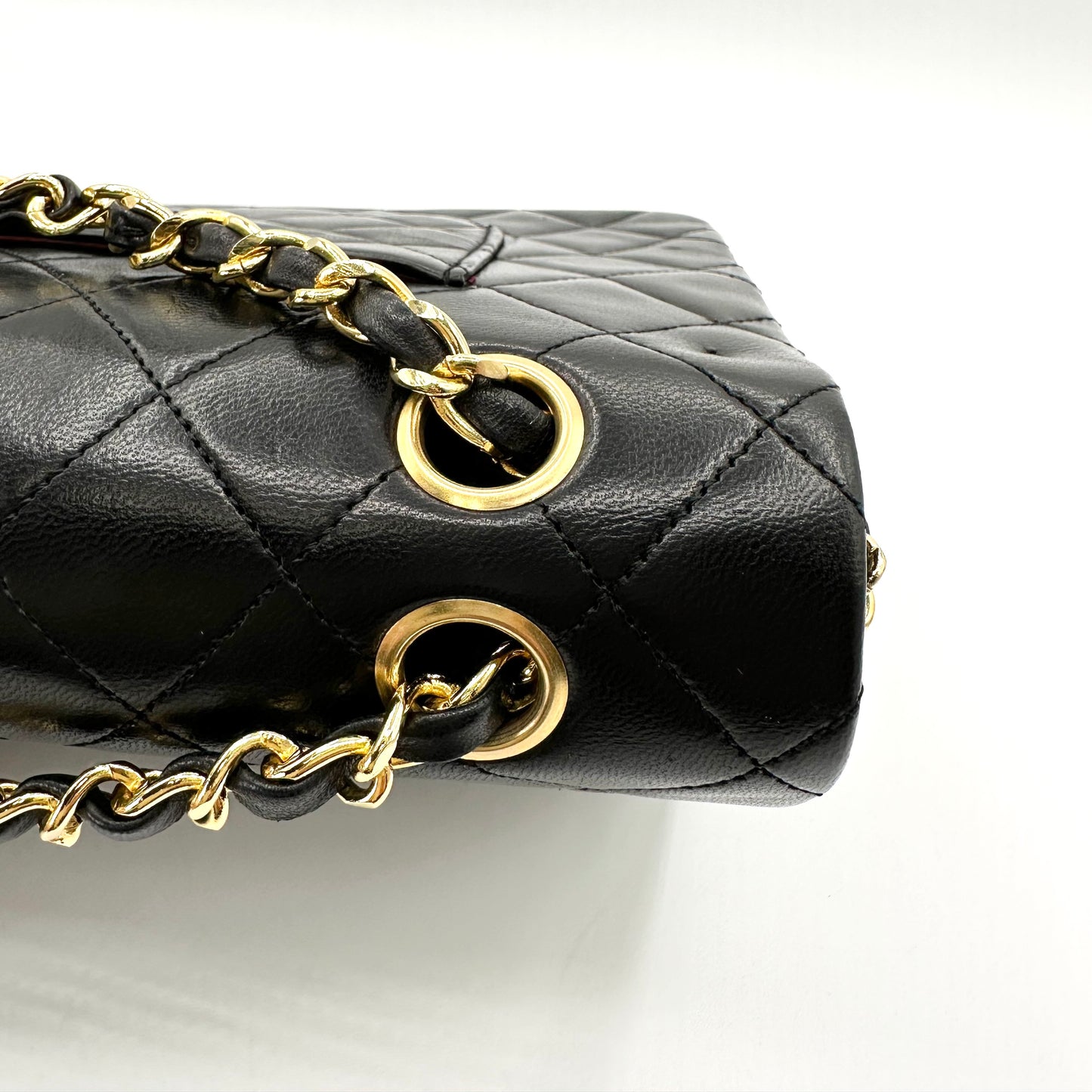 Wander, 1 Series Medium Classic Flap Black Lambskin with seal and card