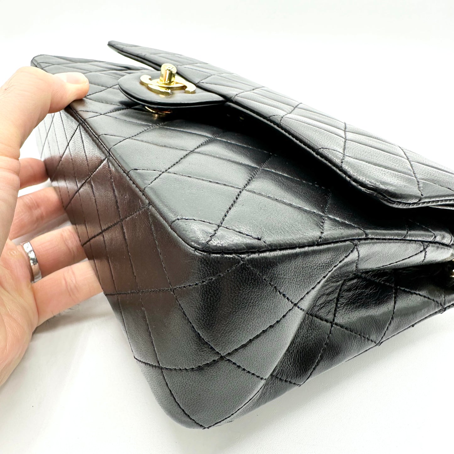 Wander, 1 Series Medium Classic Flap Black Lambskin with seal and card