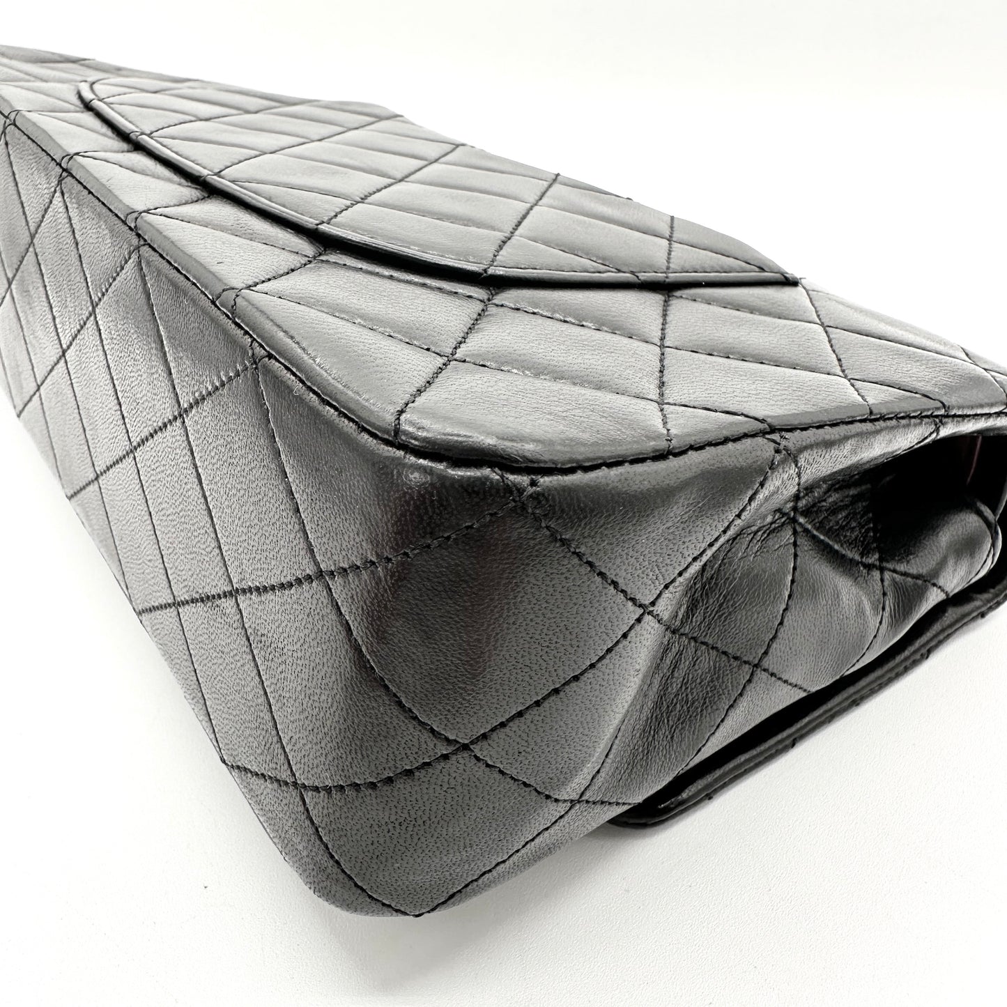 Wander, 1 Series Medium Classic Flap Black Lambskin with seal and card