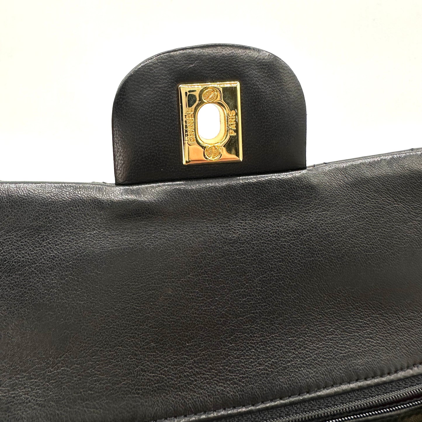 Wander, 1 Series Medium Classic Flap Black Lambskin with seal and card