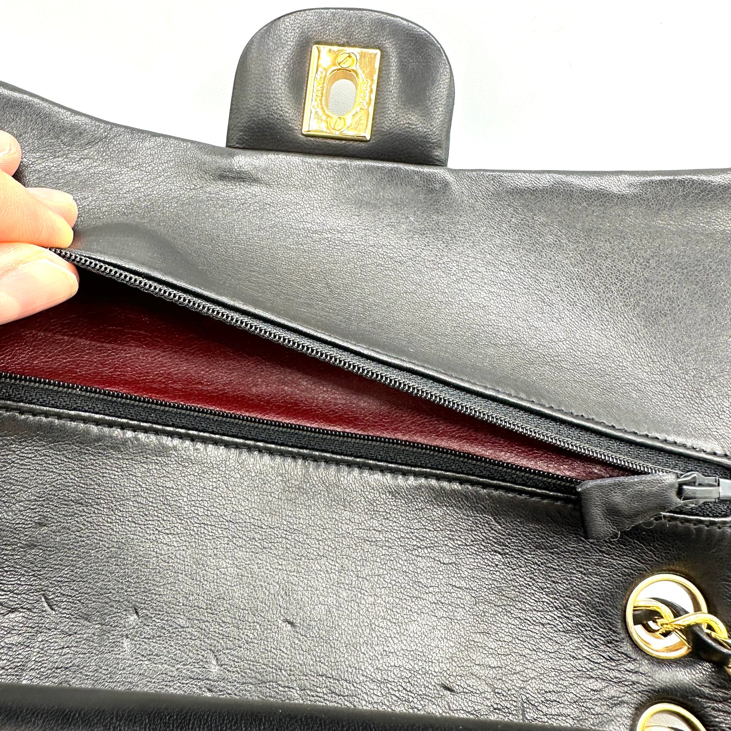 Wander, 1 Series Medium Classic Flap Black Lambskin with seal and card