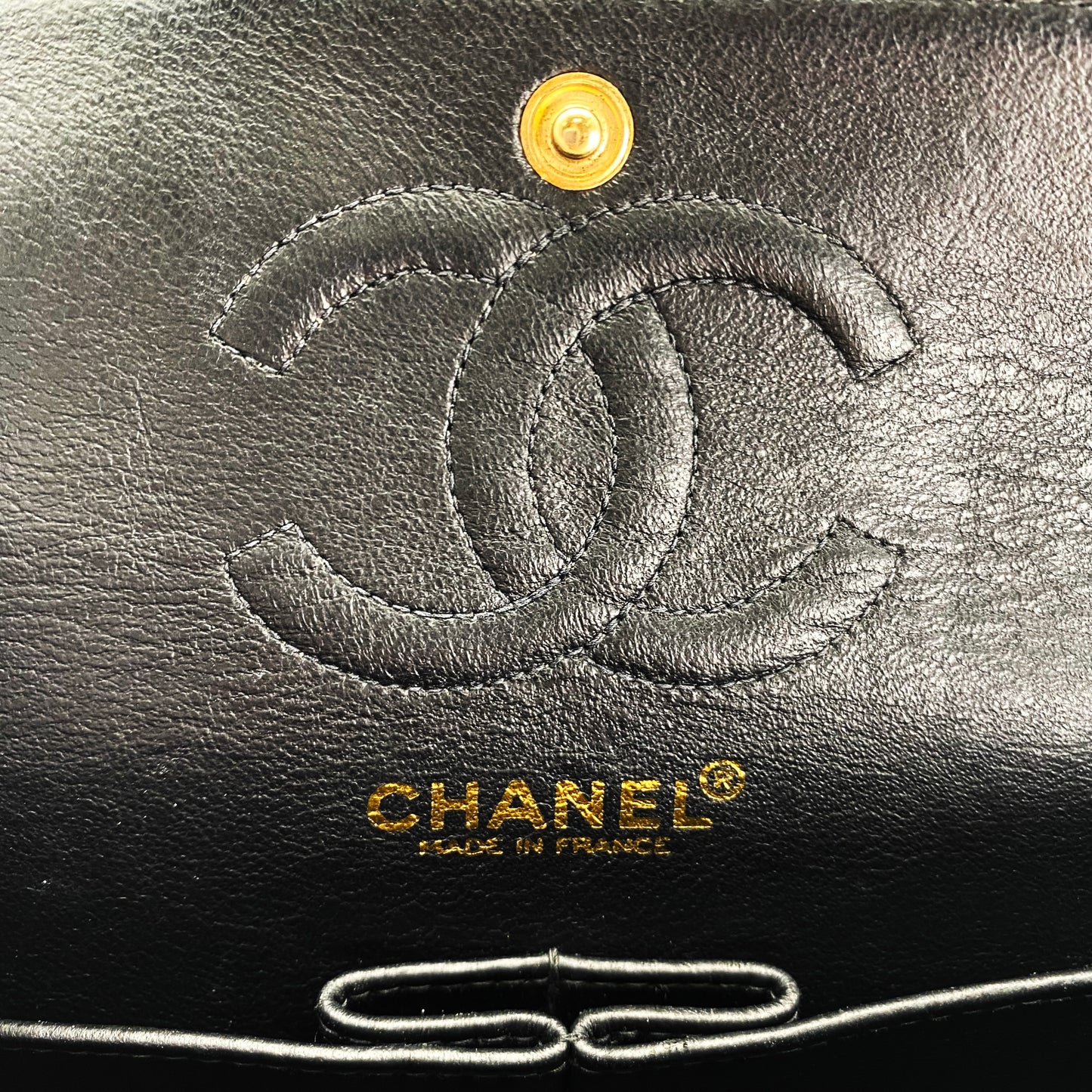 Bert, Vintage Authentic Chanel 6 series small classic flap black caviar with seal and card