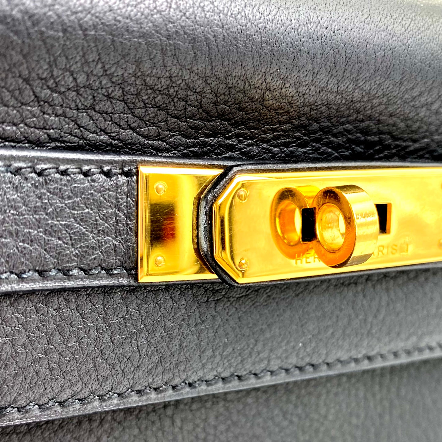 Wendell, 1998 K28 in black evercolor leather GHW retourne with stamp with strap, key, lock and clochette