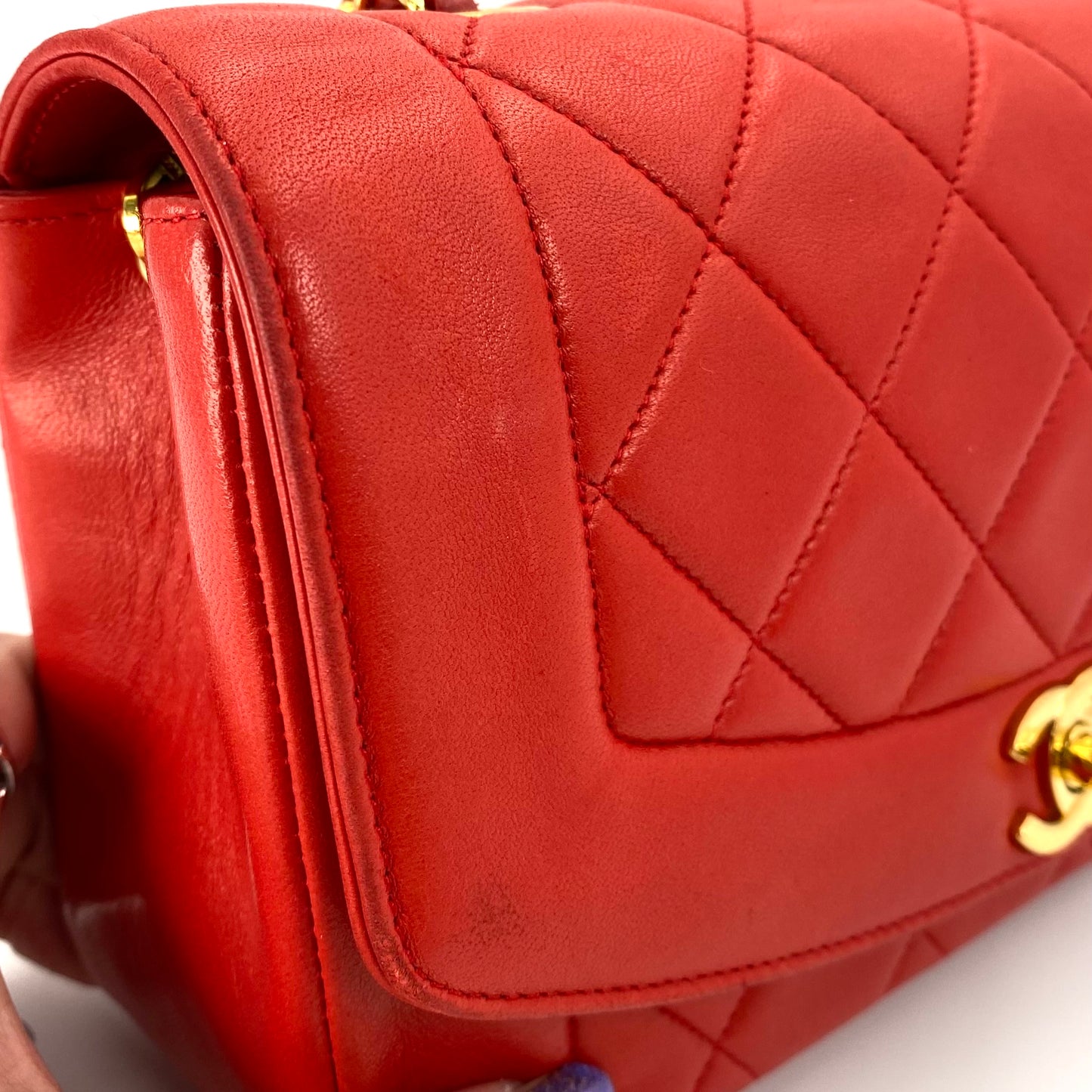 Leontyne, 2 Series Small Diana Red Lambskin with seal and card