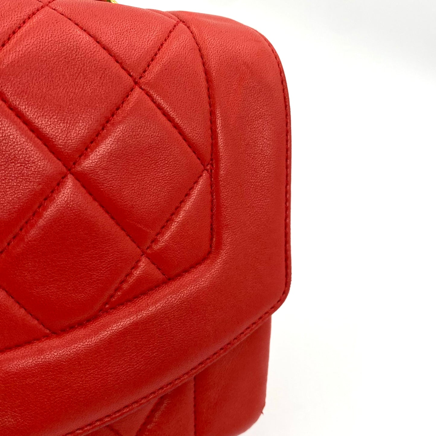 Leontyne, 2 Series Small Diana Red Lambskin with seal and card