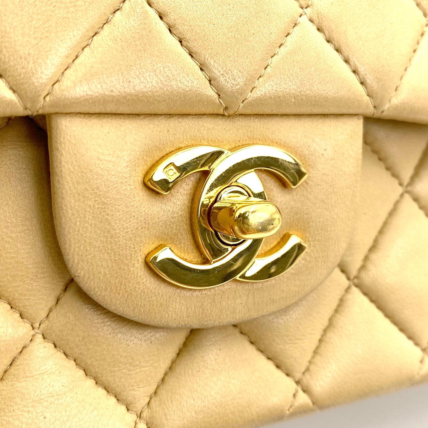 Winter, Vintage Authentic Chanel 6 series medium classic flap beige lambskin with seal and card