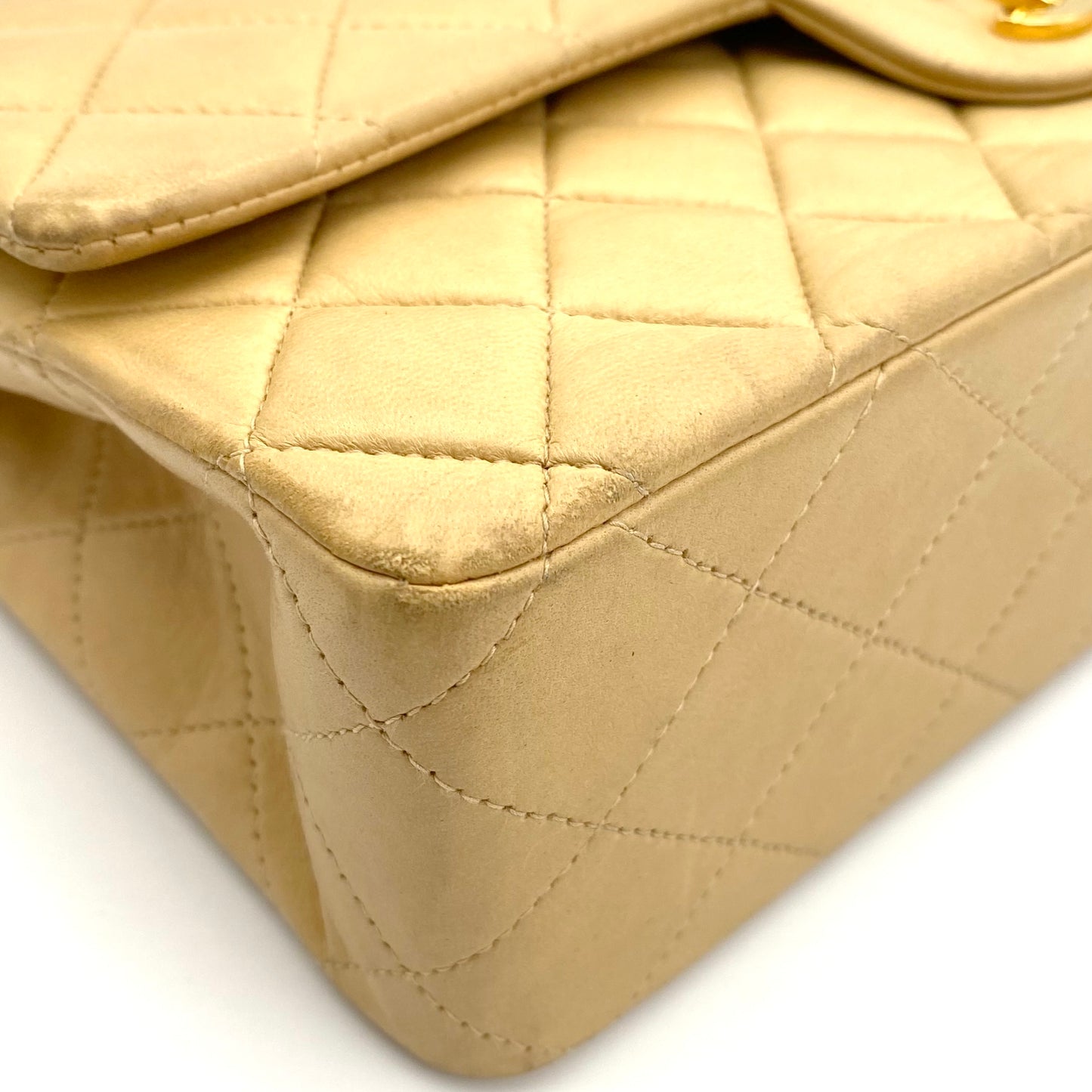 Winter, Vintage Authentic Chanel 6 series medium classic flap beige lambskin with seal and card