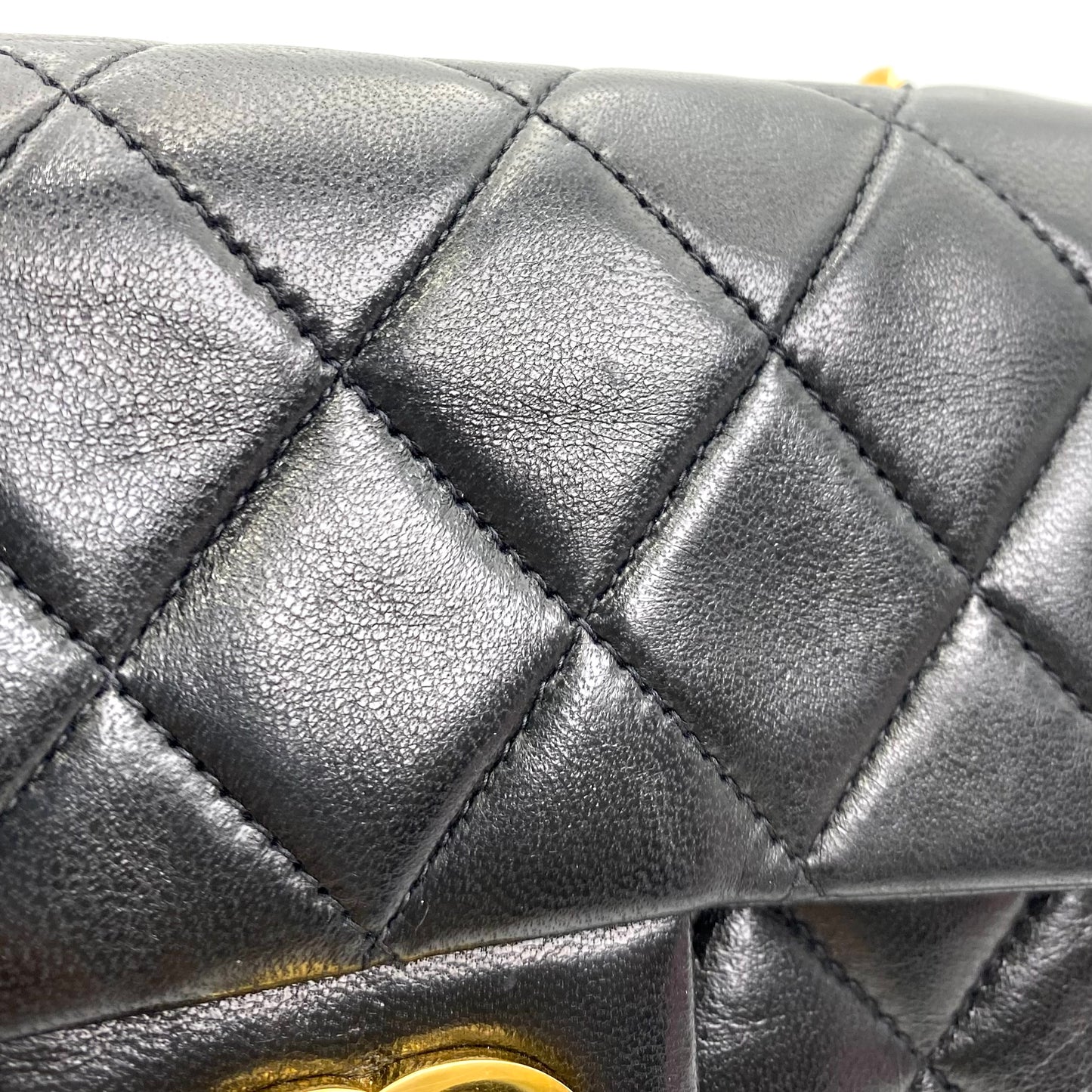 Arantxa, Vintage Chanel 3 series Small Chain Black Lambskin Square With Seal And Card