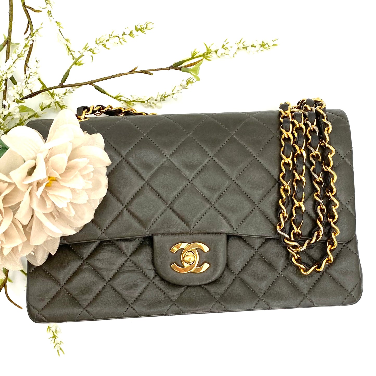 Salem, Vintage Authentic Chanel 3 series medium classic flap gray classic flap with seal and card