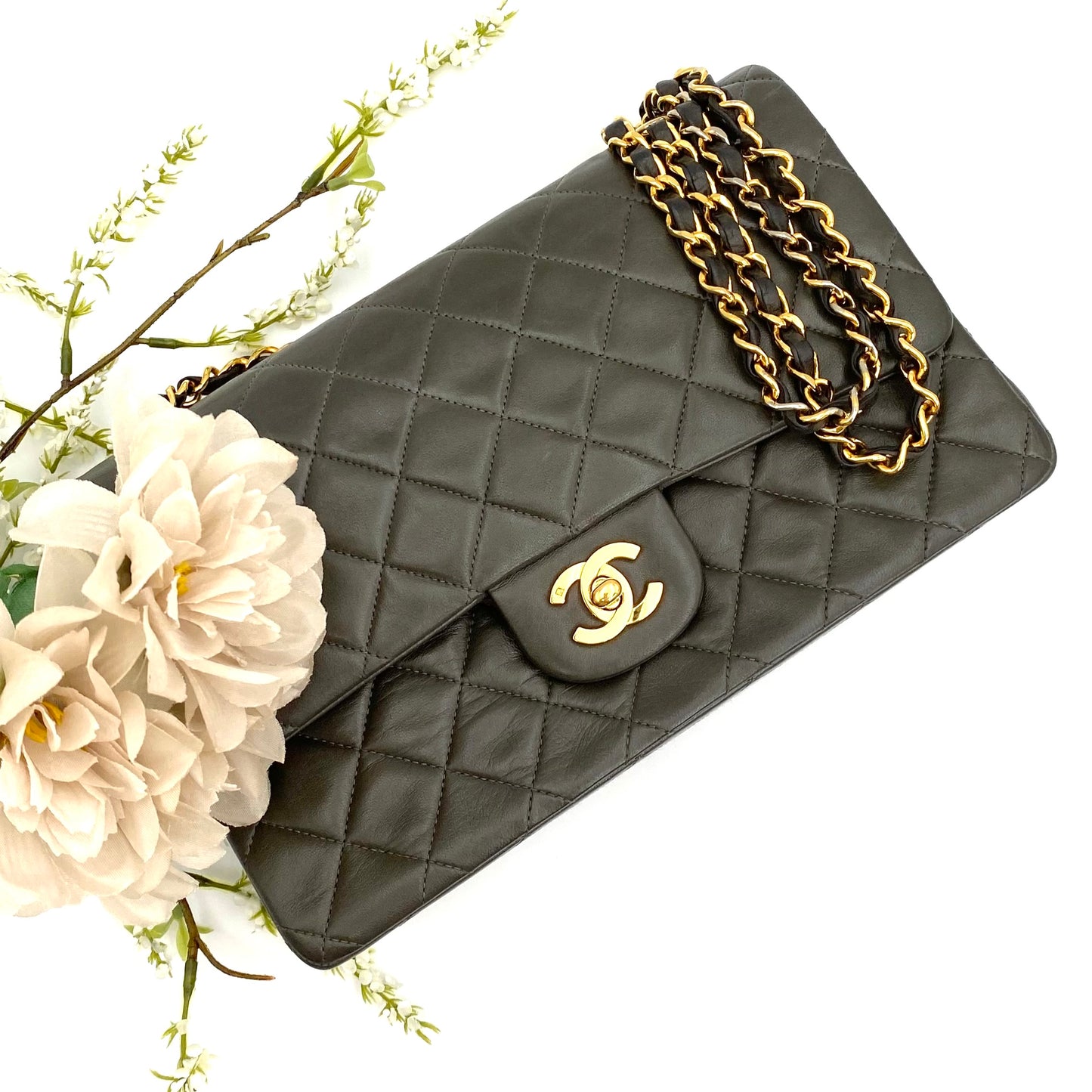 Salem, Vintage Authentic Chanel 3 series medium classic flap gray classic flap with seal and card
