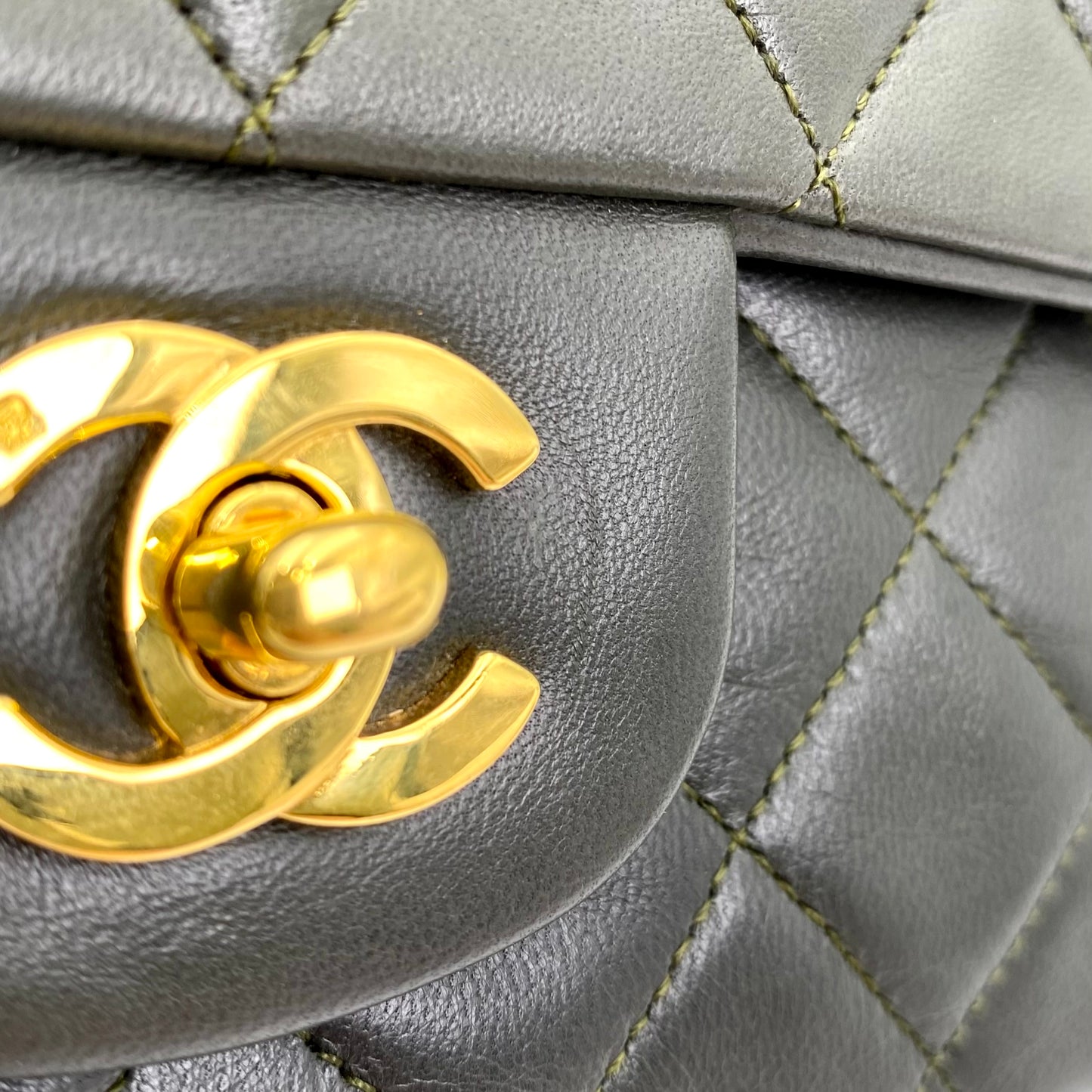 Tyson, Vintage Authentic Chanel 1 series medium classic flap khaki classic flap with seal and card