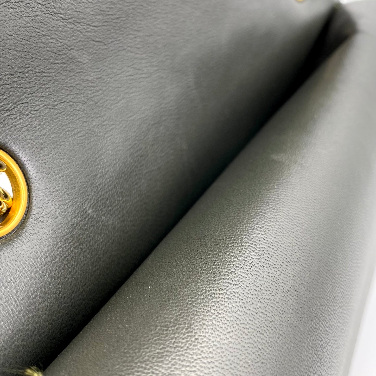 Tyson, Vintage Authentic Chanel 1 series medium classic flap khaki classic flap with seal and card