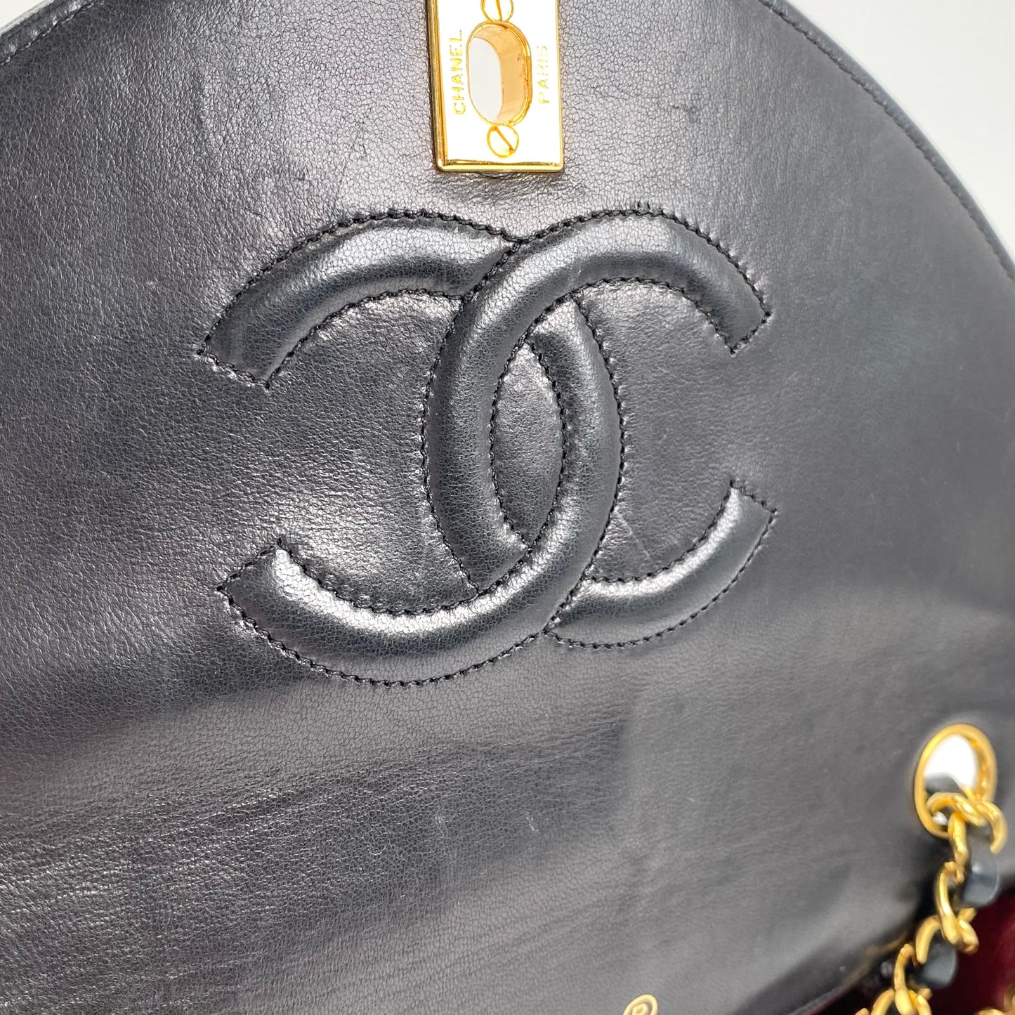 Aloy, Vintage 1 Series Chanel Vintage Halfmoon black with card and seal