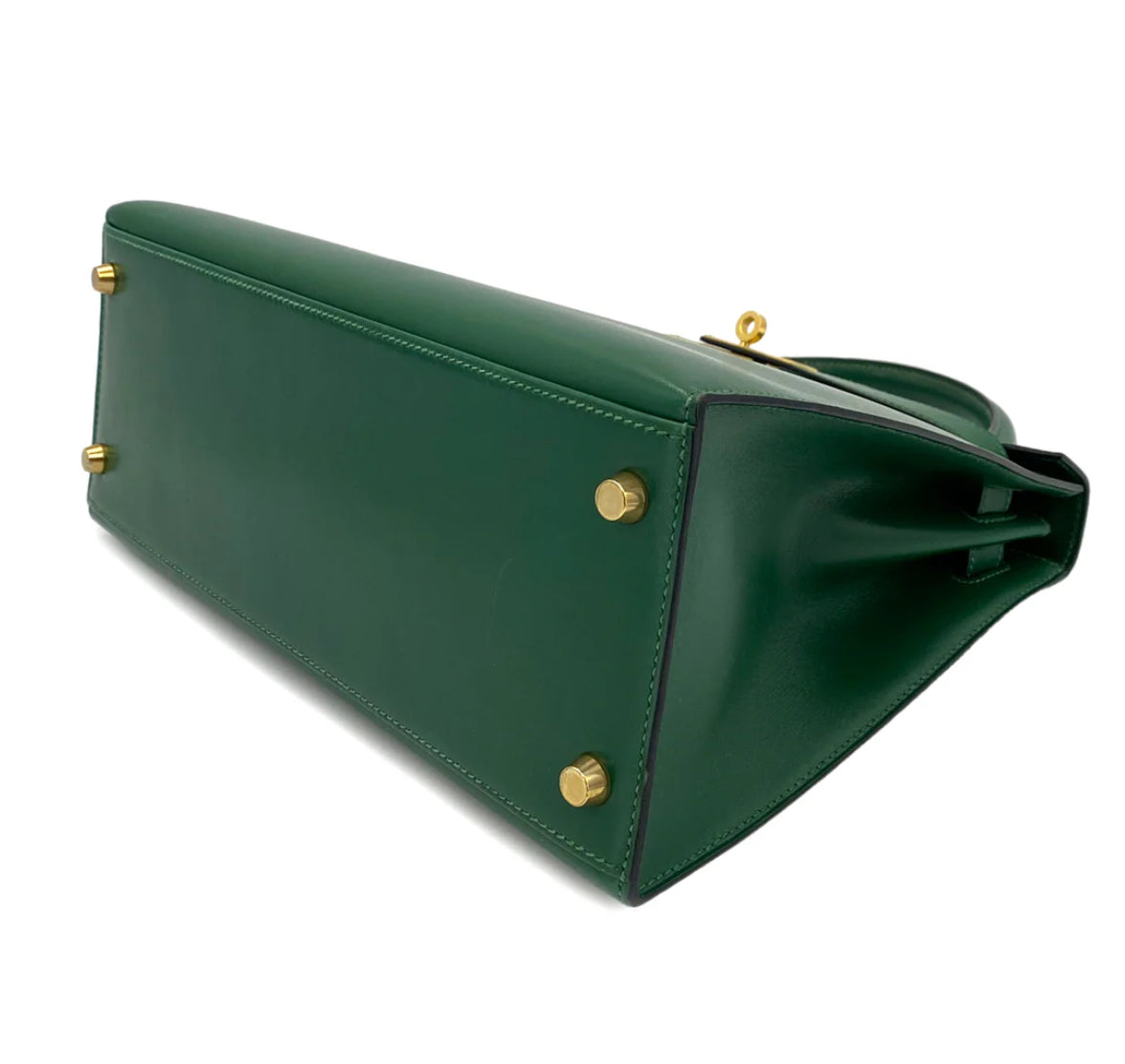 Krue is a vintage Hermès Kelly 28 Sellier Green Box Leather