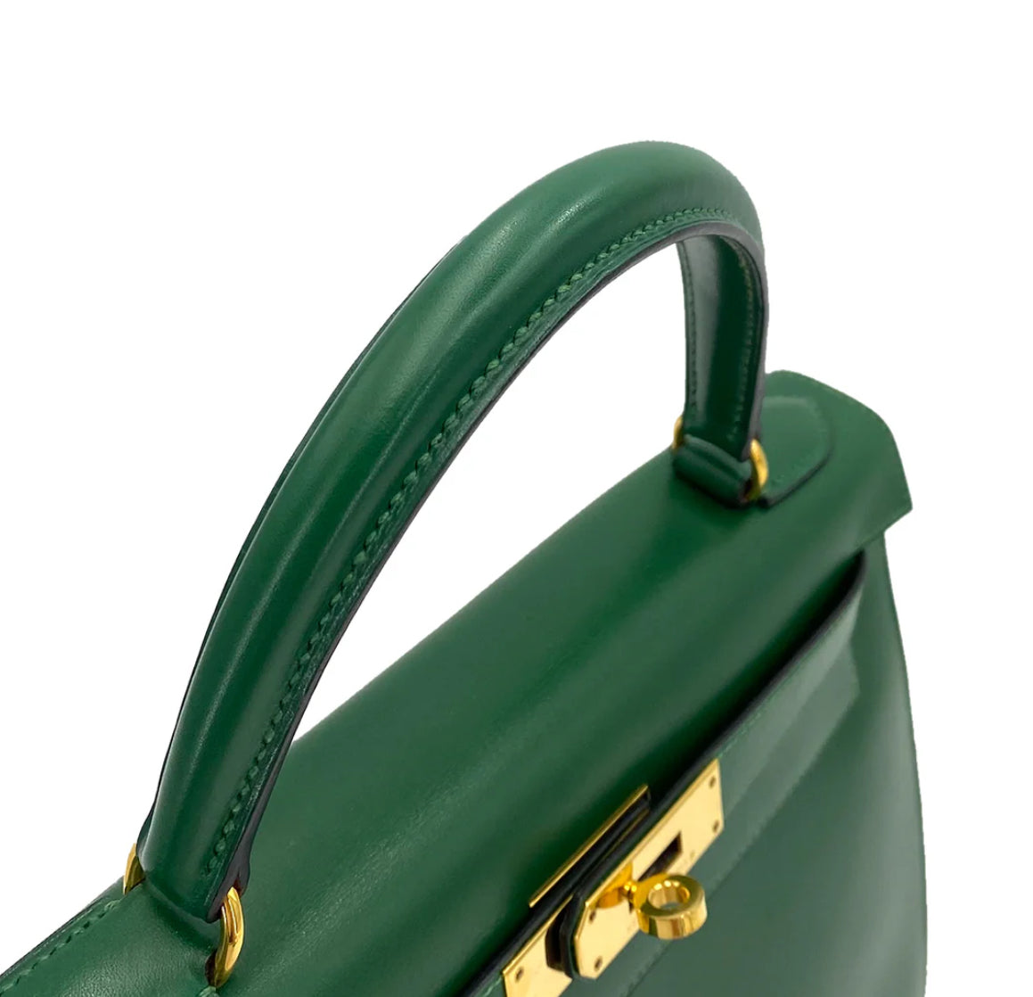 Krue is a vintage Hermès Kelly 28 Sellier Green Box Leather