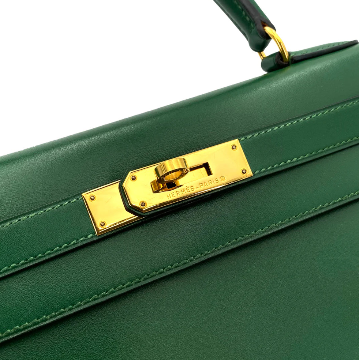 Krue is a vintage Hermès Kelly 28 Sellier Green Box Leather