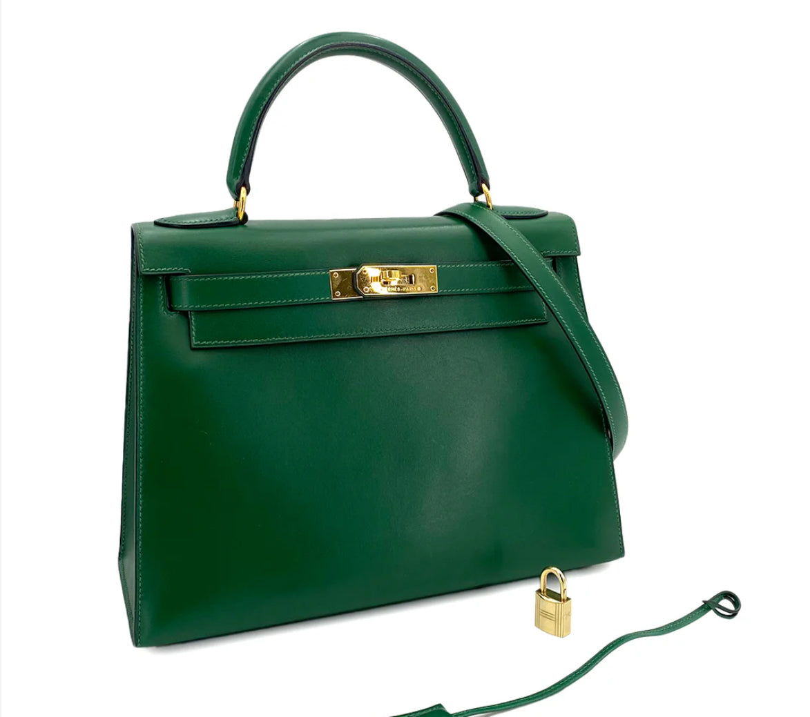 Krue is a vintage Hermès Kelly 28 Sellier Green Box Leather