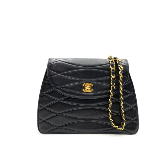 [SPRING SALE] Cortez, 1 series horizontal wave stitch trapezoid black lambskin with seal