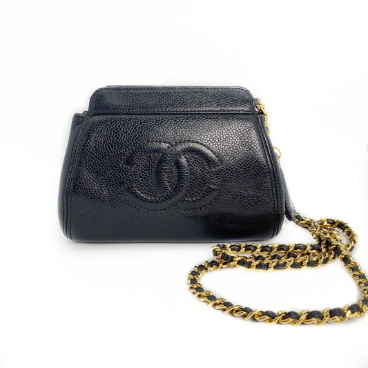 Batalla, Vintage Authentic Chanel 5 series mini chain black caviar "dumpling" with seal and card