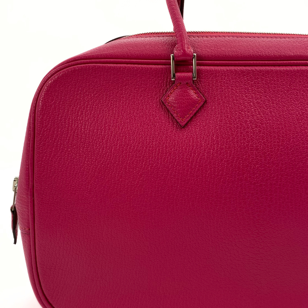 Meera, 2006 Plume Elan 28 Fushia Pink Cherve with stamp ⬜︎J