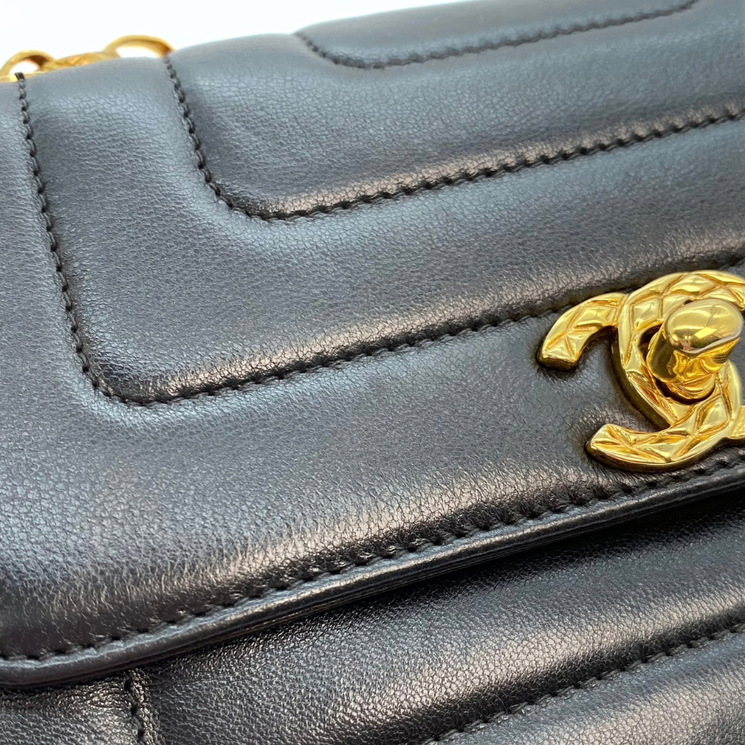 Lori, 2 Series Bijoux Chain Black Lambskin with seal only
