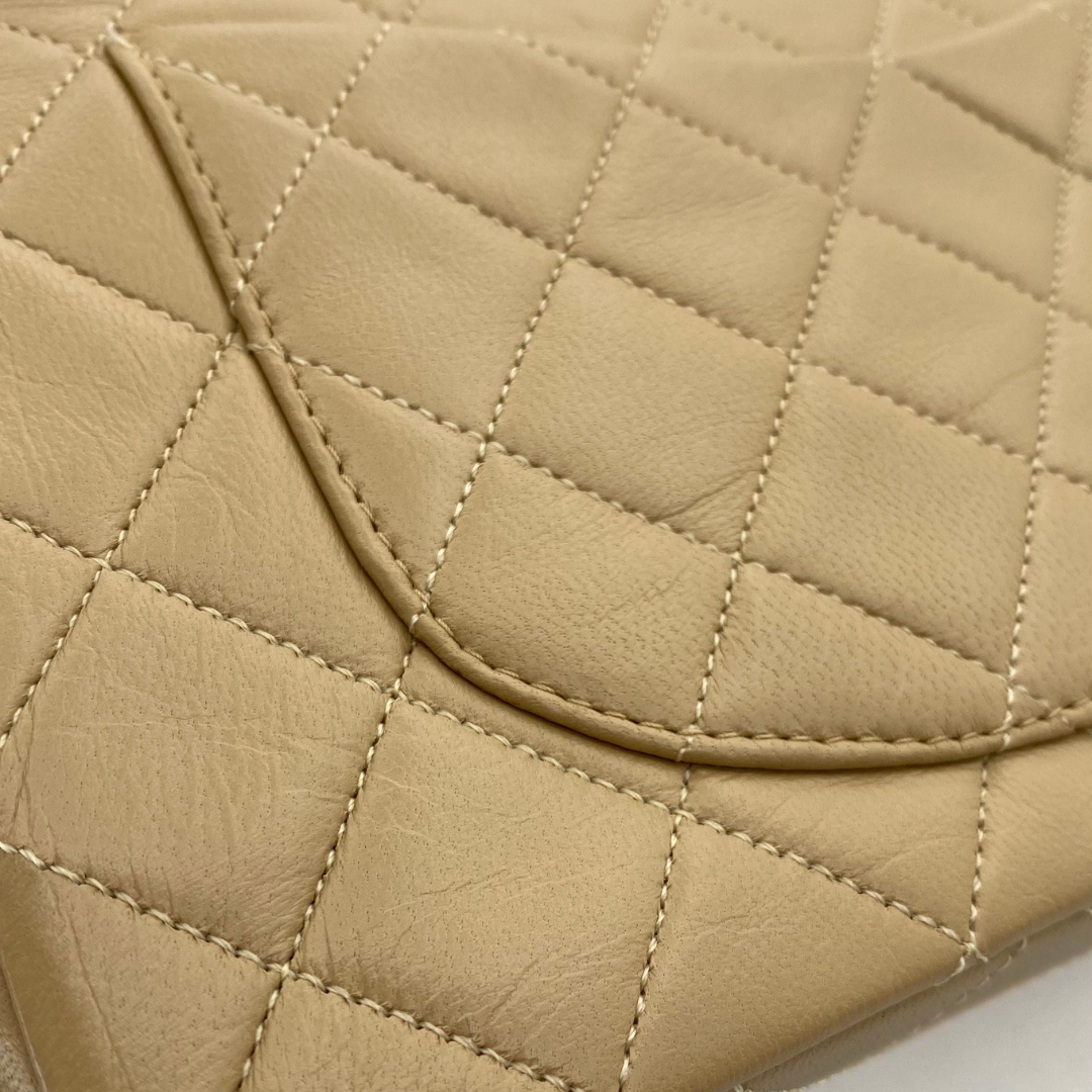 Daxton, 1 Series Small Classic Flap Beige Lambskin with seal and card