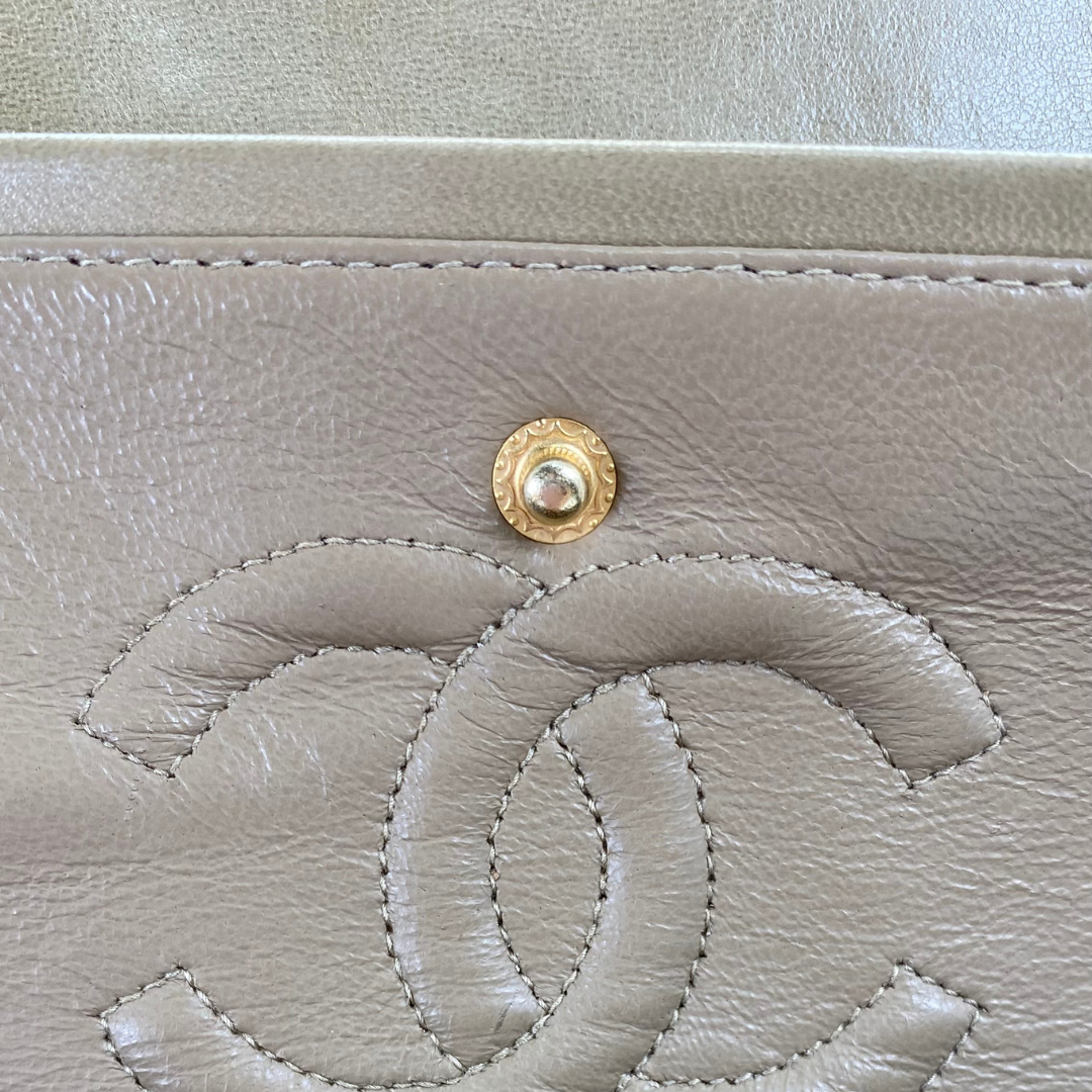 Jiwoo, 2 Series Small Classic Flap Beige Lambskin with seal and card