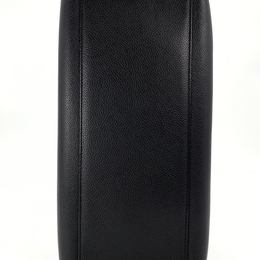 Sawyer, 16 Series Excecutive Tote Black with seal and card