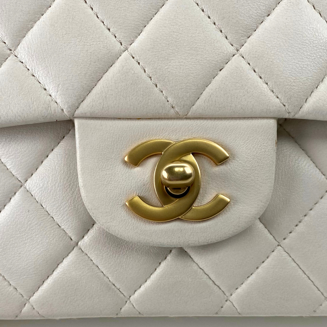 Sunwoo, 6 Series Medium Classic Flap White Lambskin wtih seal and card