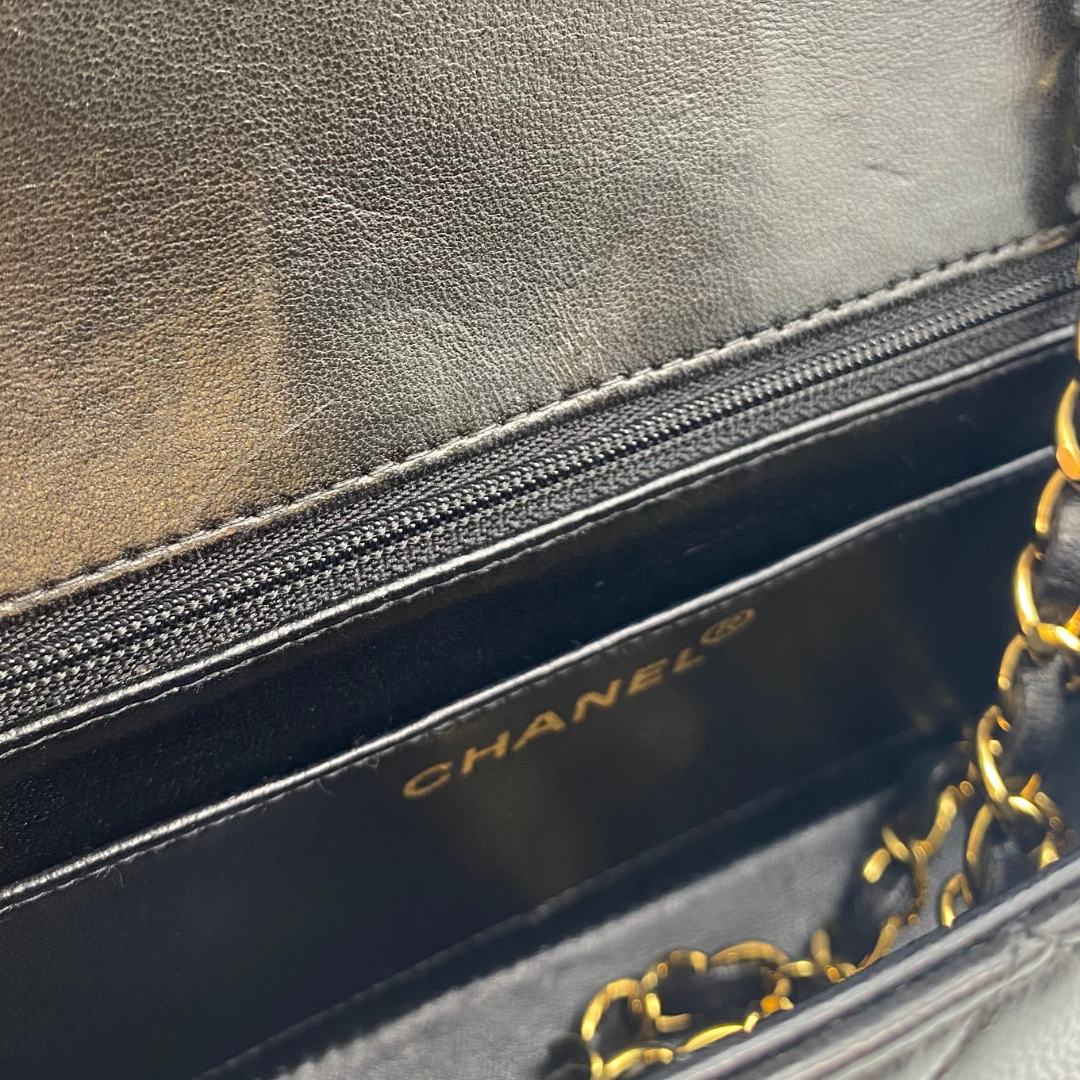 Kalina, 4 Series Small Diana Black Lambskin with seal and card